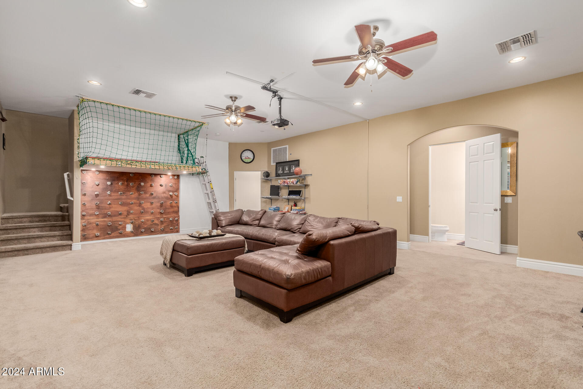 3953 W SALTER Drive