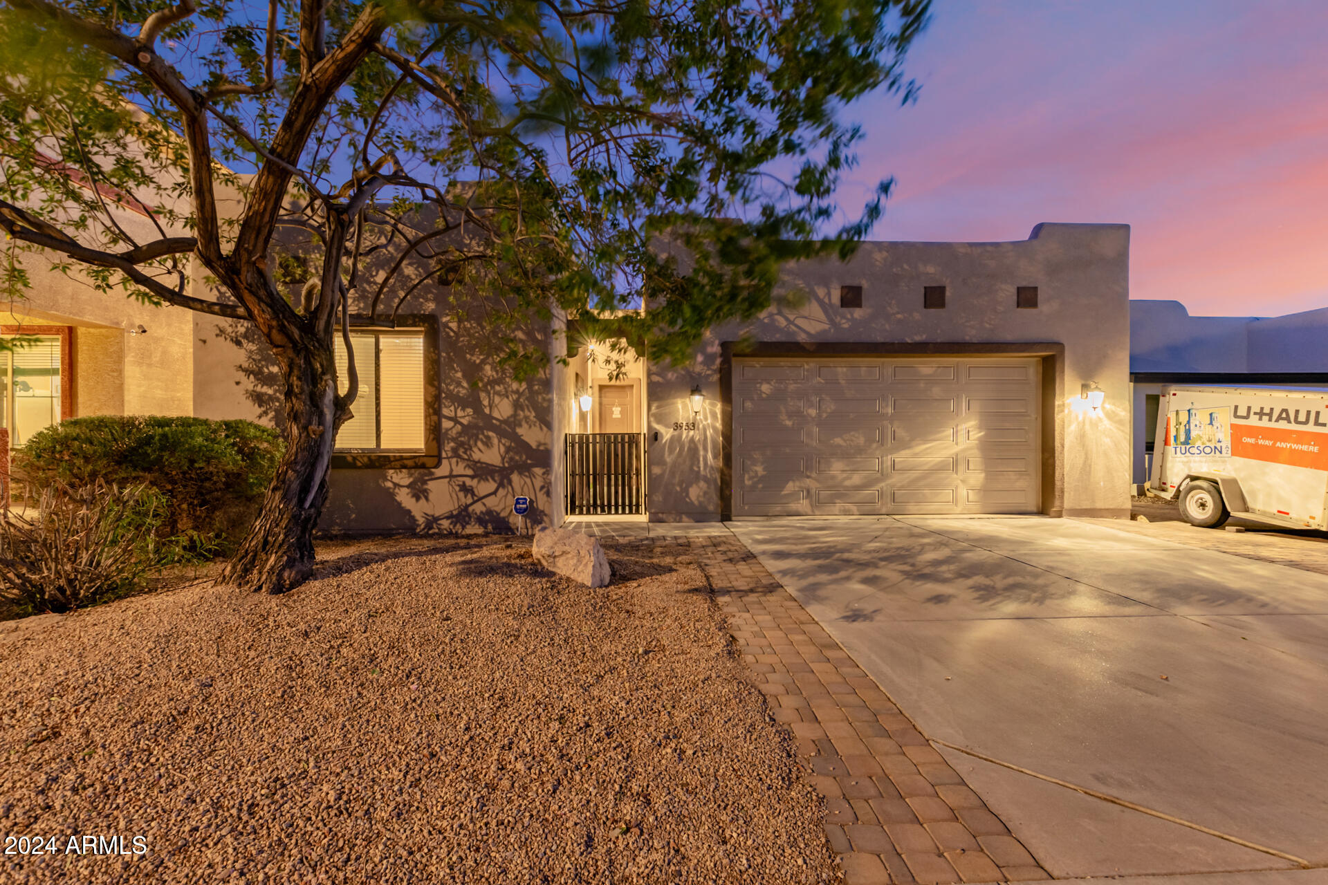 3953 W SALTER Drive