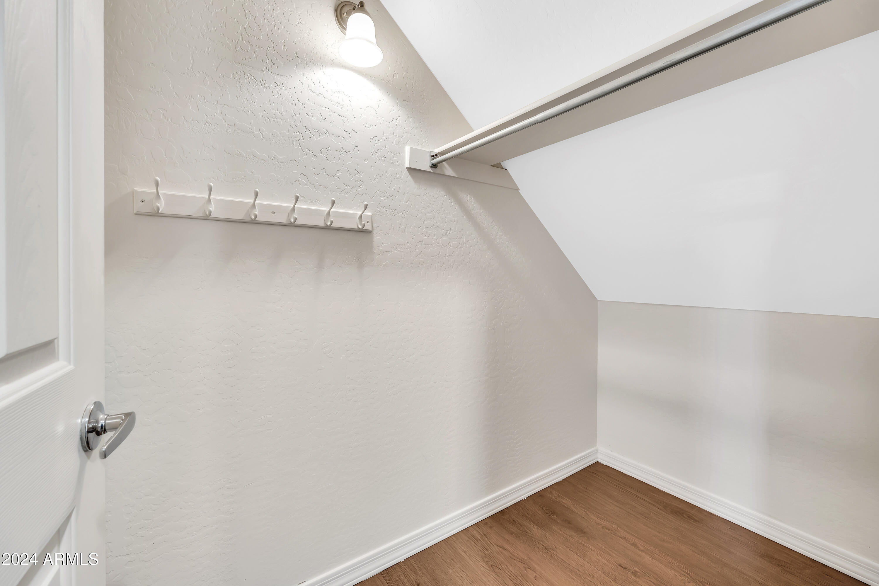 5839 W CHARTER OAK Road