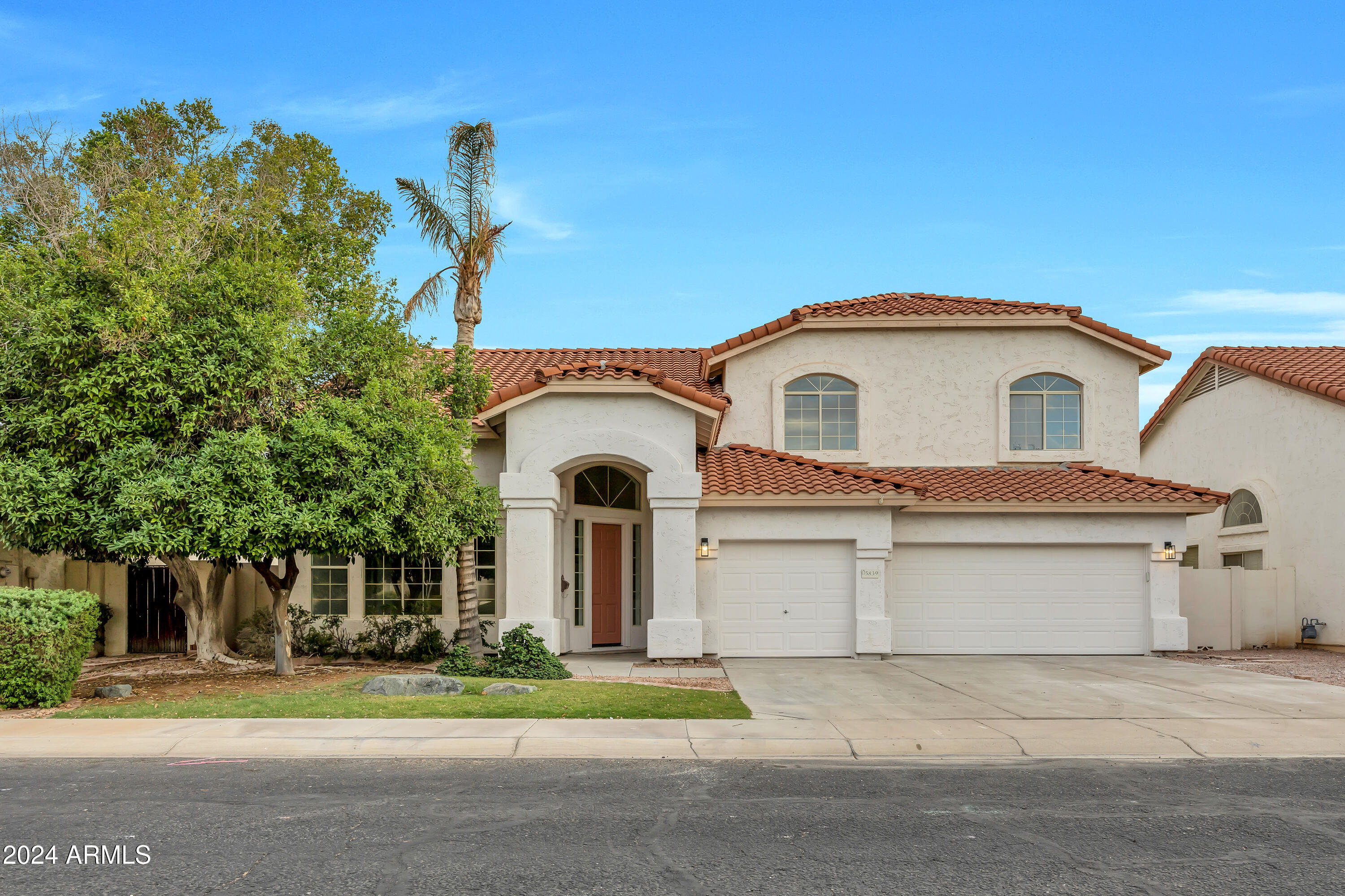 5839 W CHARTER OAK Road