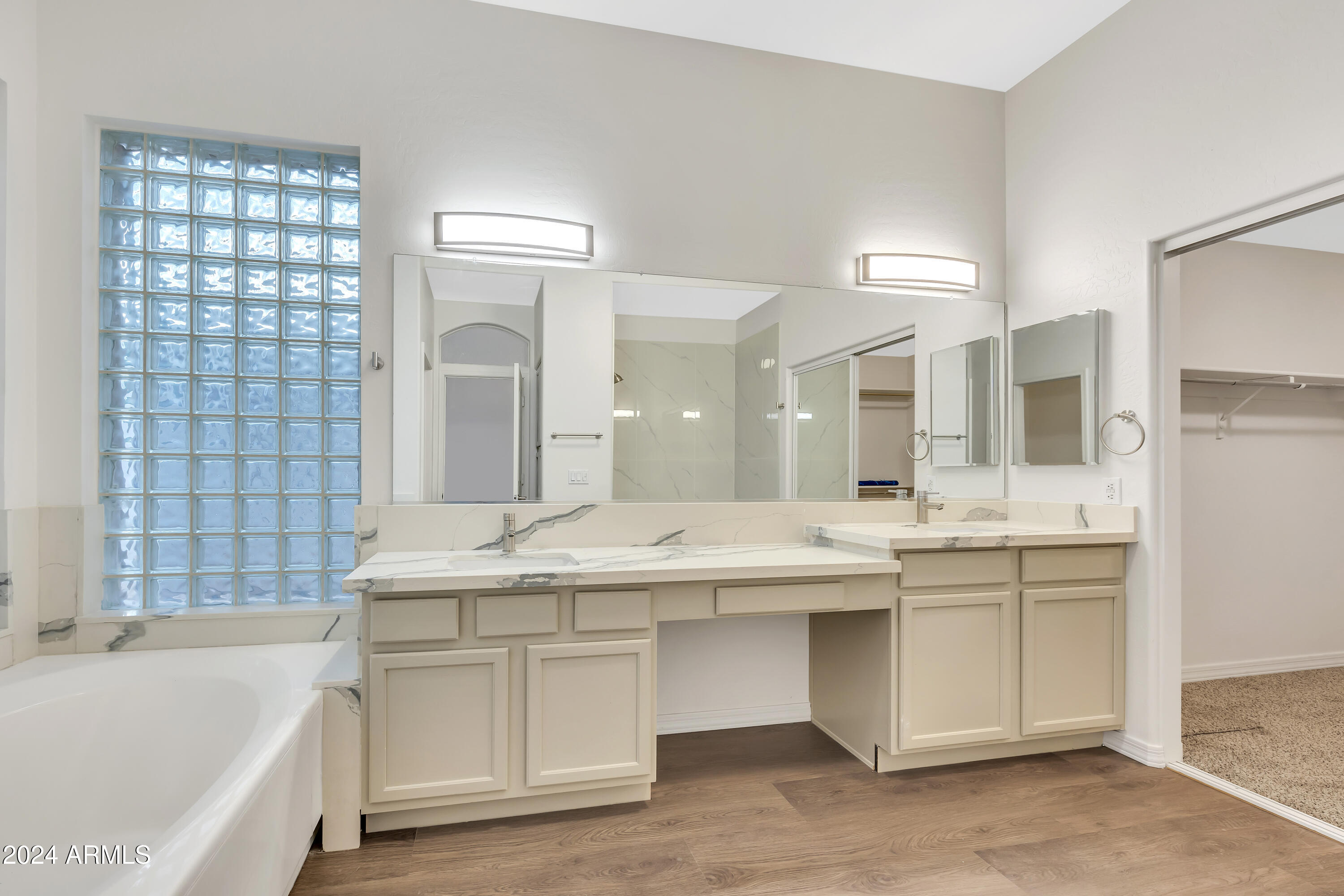 5839 W CHARTER OAK Road