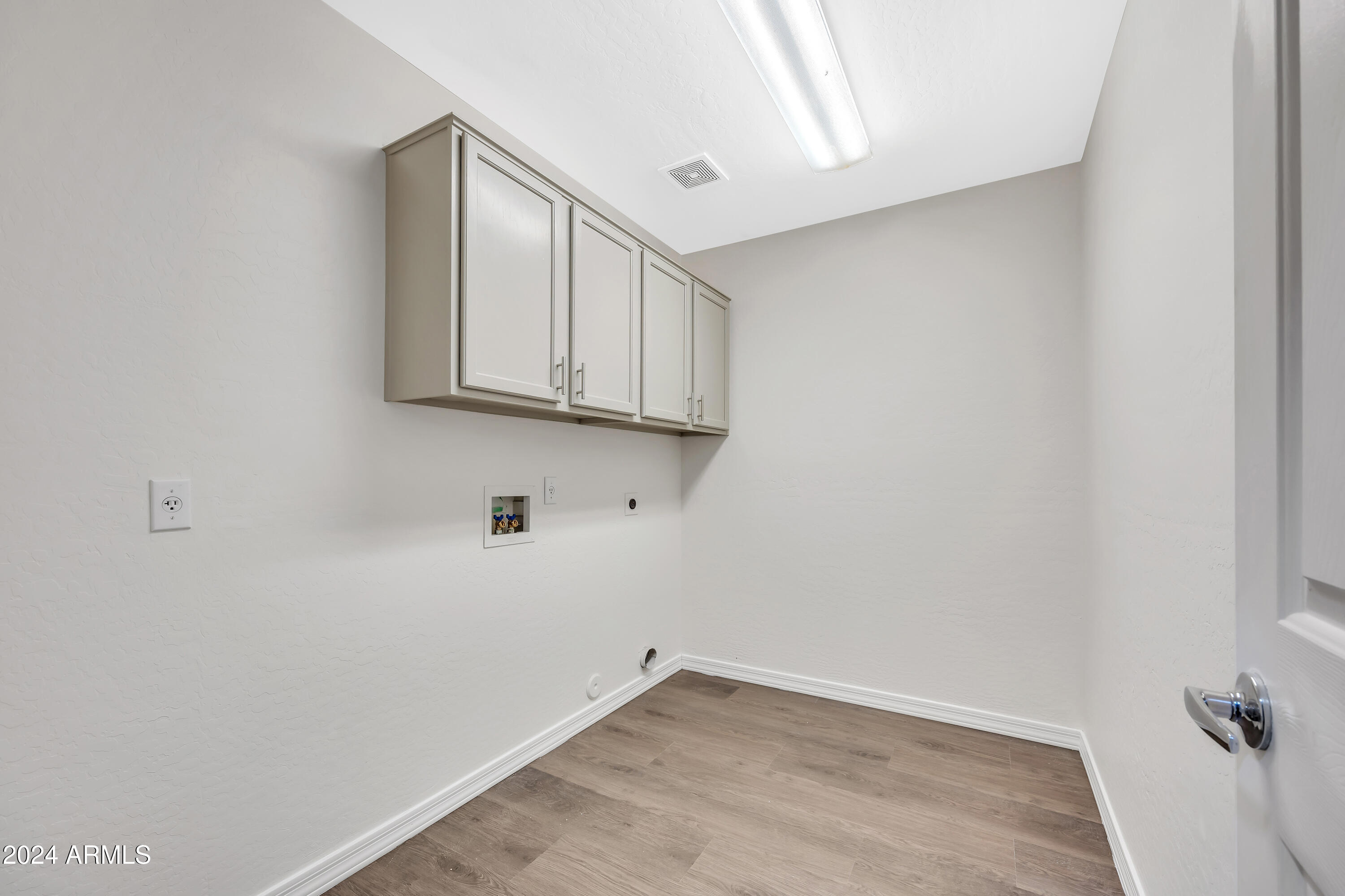 5839 W CHARTER OAK Road