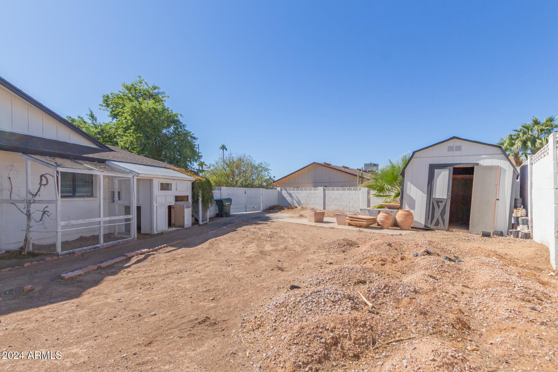 3622 W REDFIELD Road