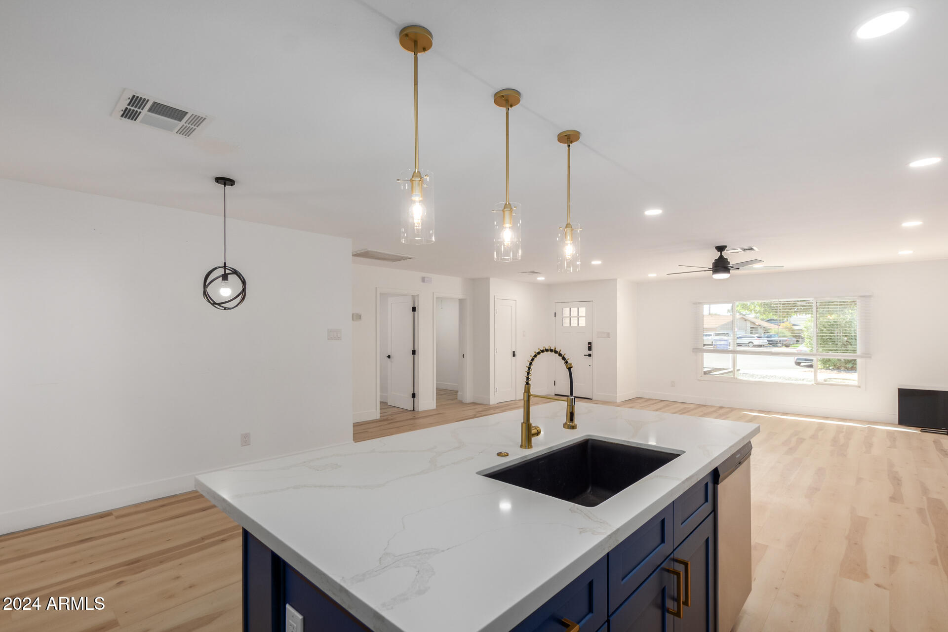 3622 W REDFIELD Road