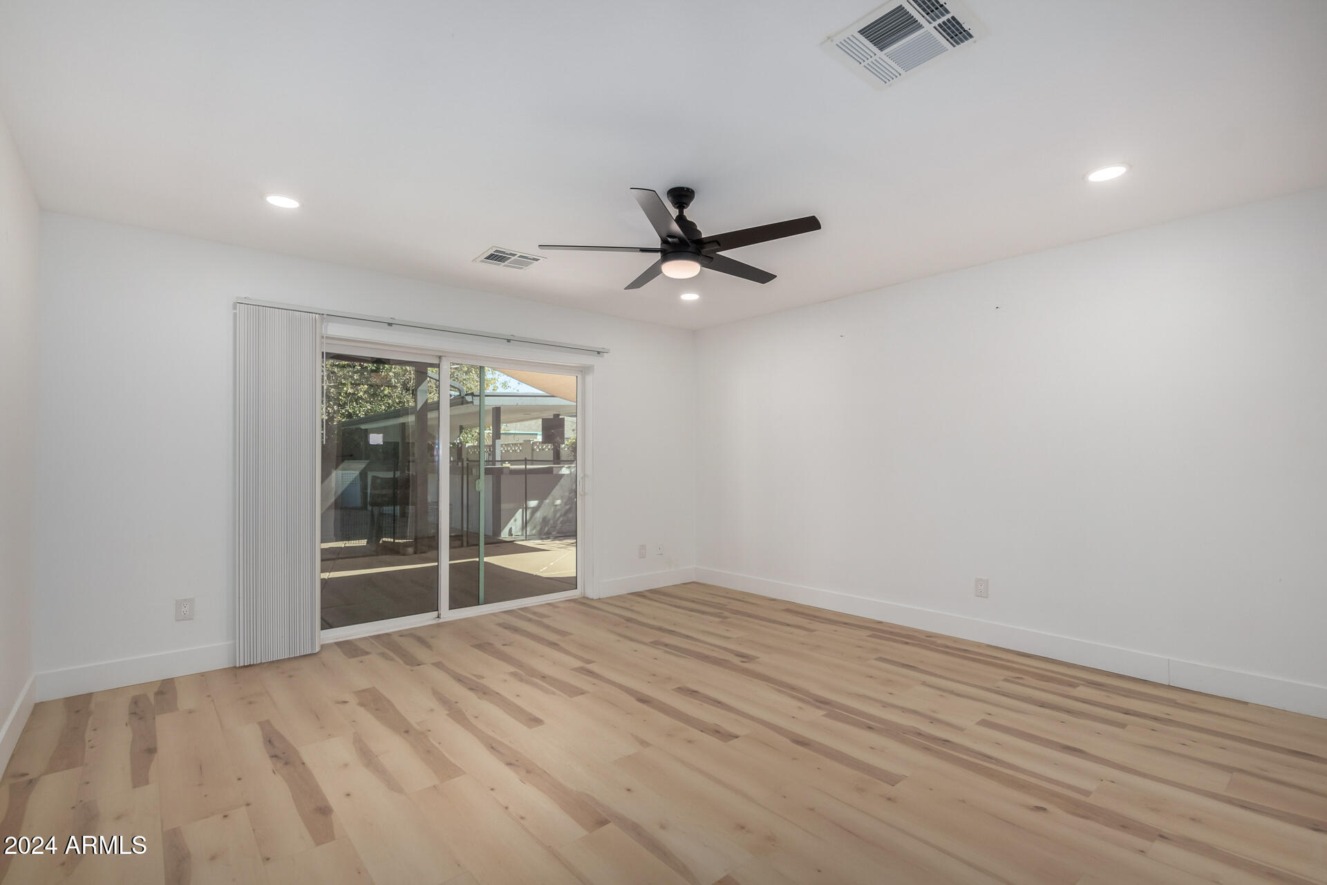3622 W REDFIELD Road