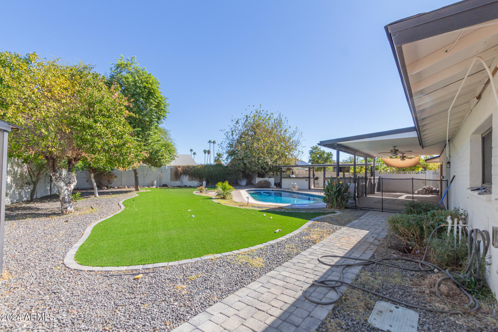 3622 W REDFIELD Road