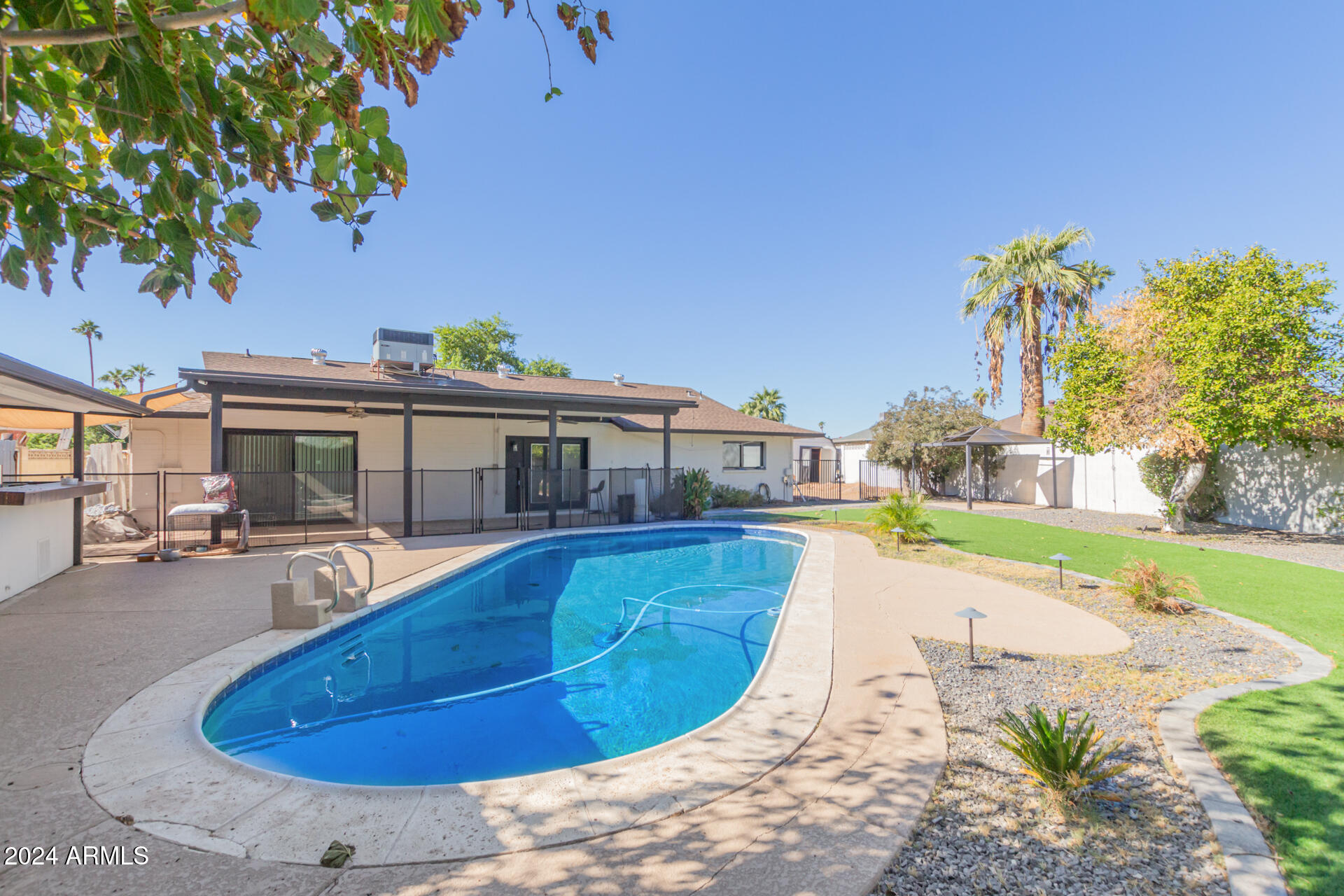 3622 W REDFIELD Road
