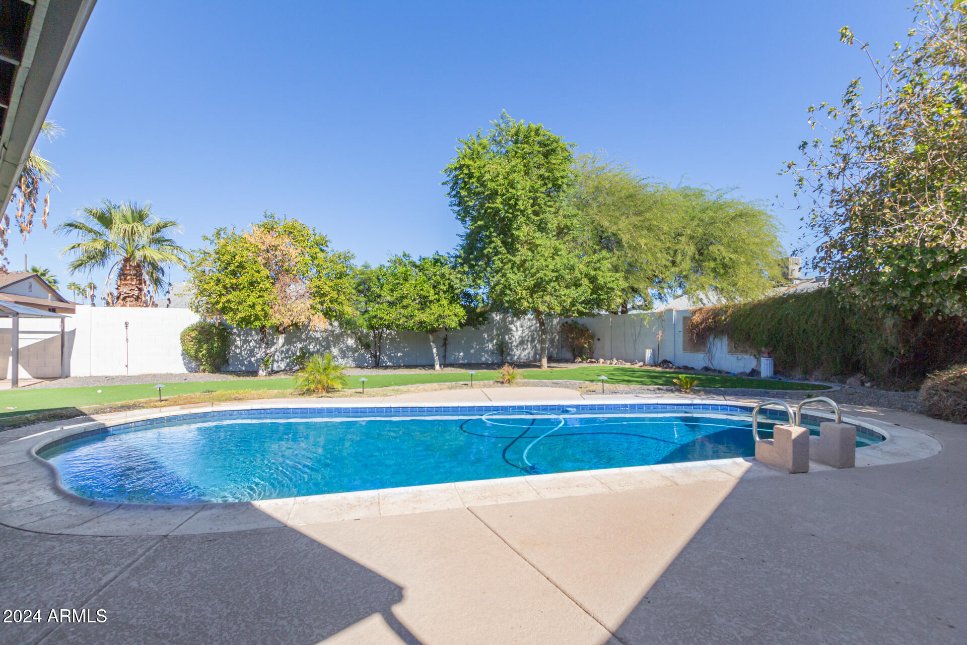 3622 W REDFIELD Road