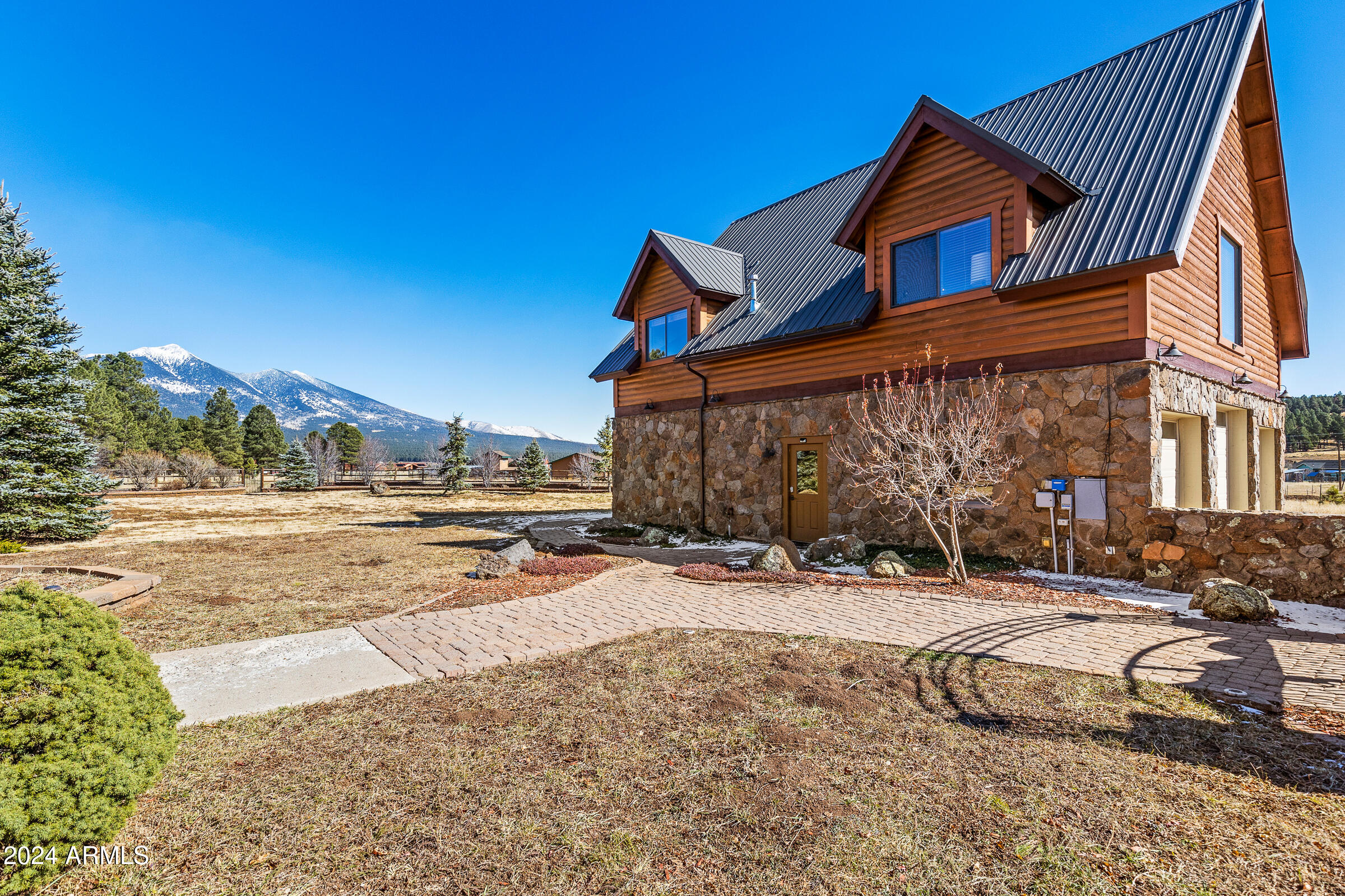 8950 W ANTOINETTE Way