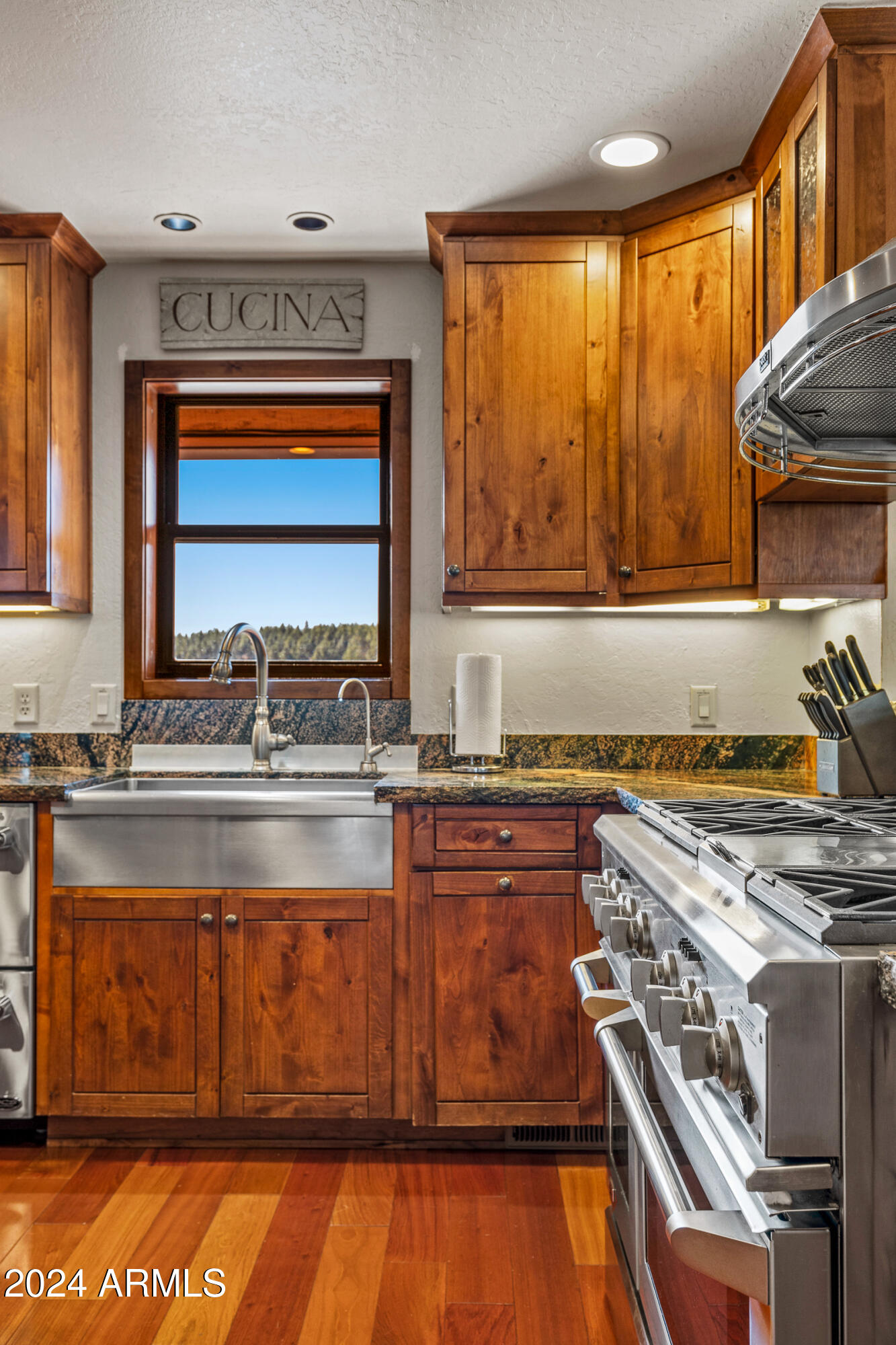 8950 W ANTOINETTE Way