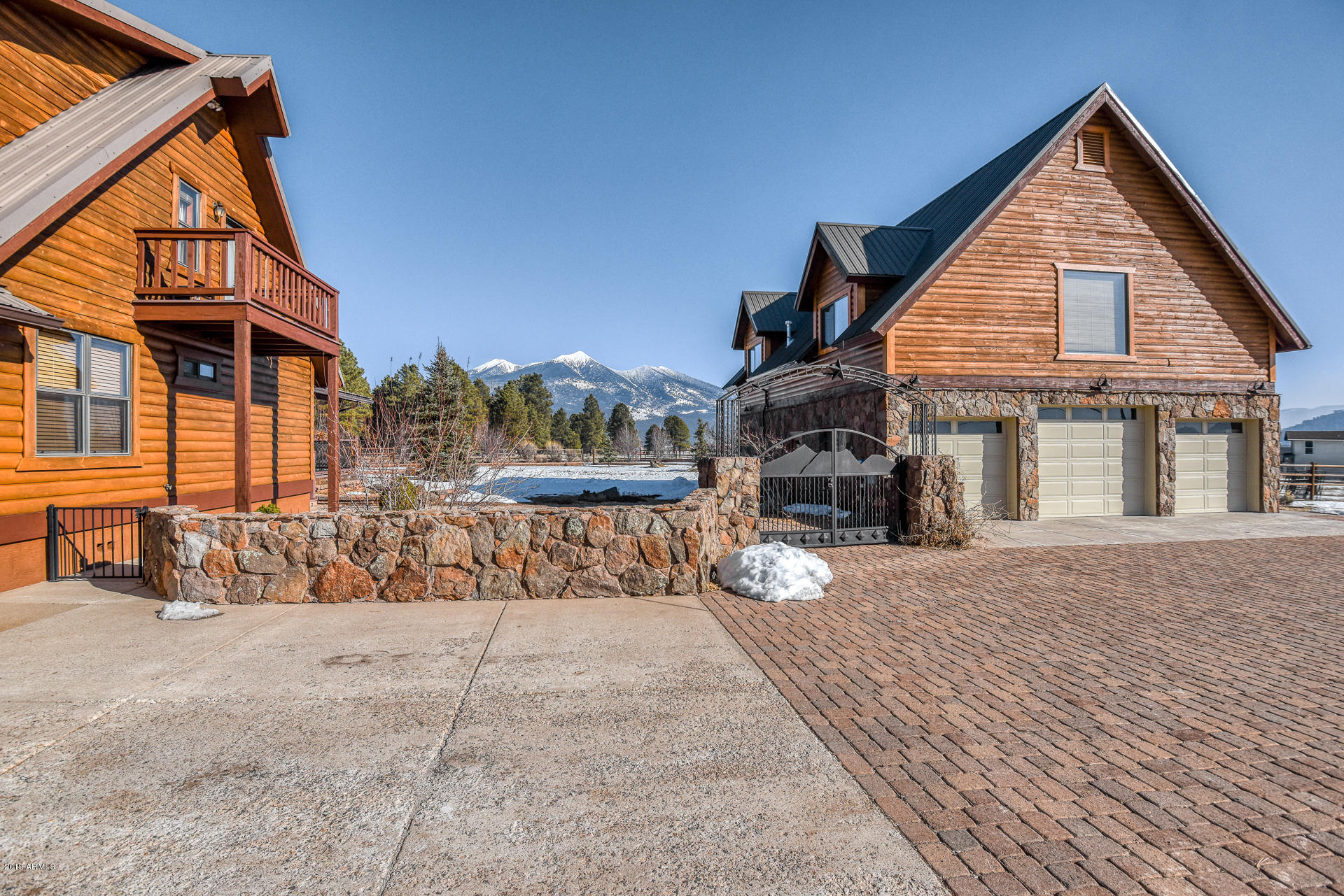 8950 W ANTOINETTE Way