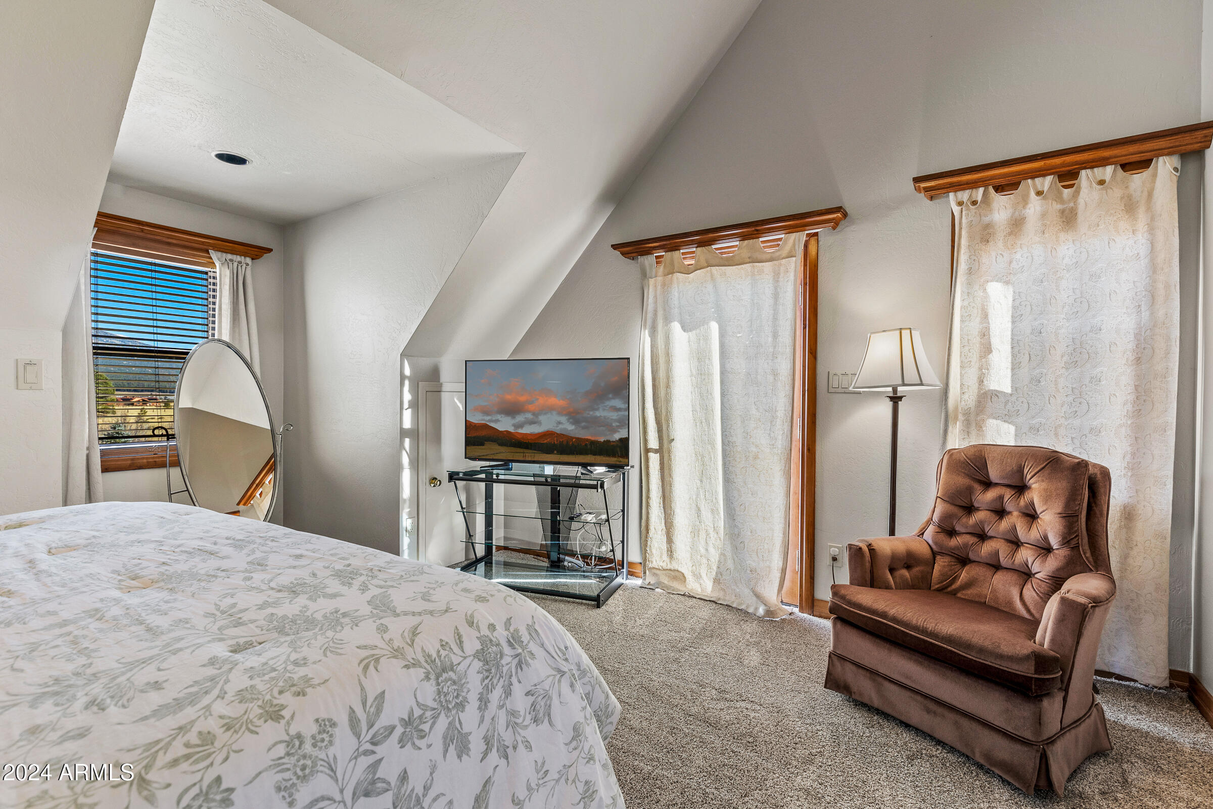 8950 W ANTOINETTE Way