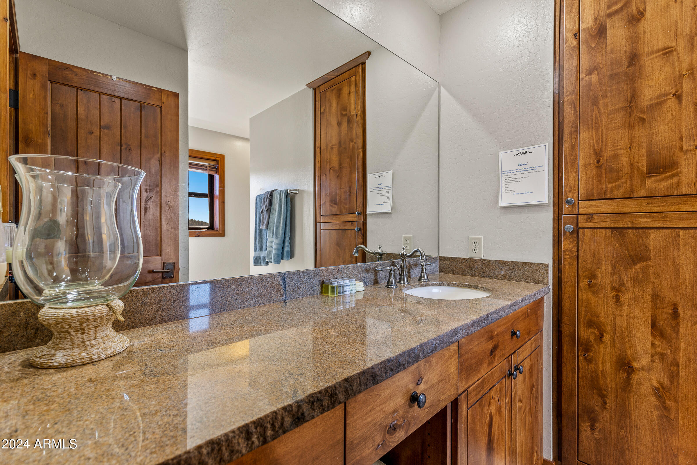 8950 W ANTOINETTE Way