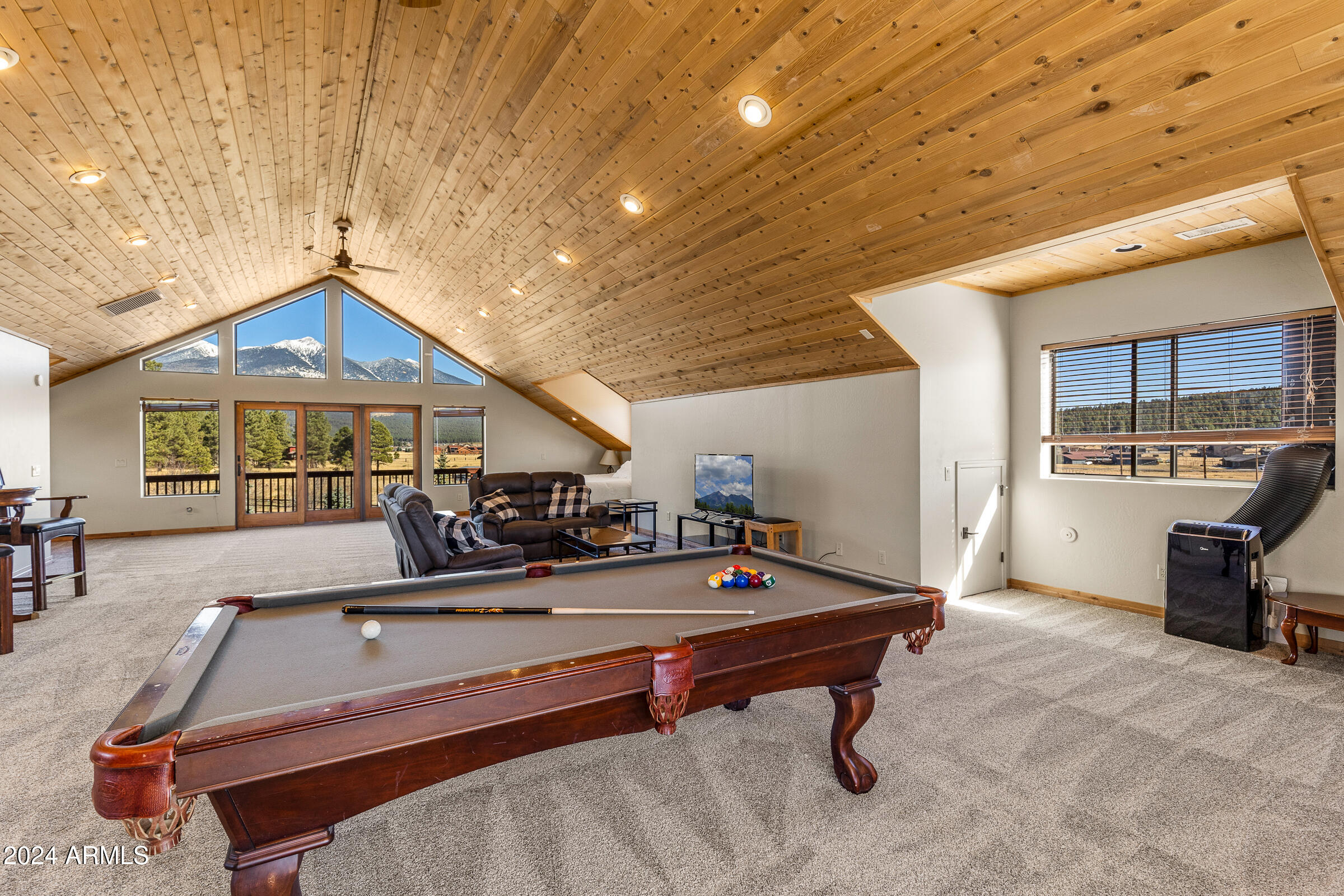 8950 W ANTOINETTE Way