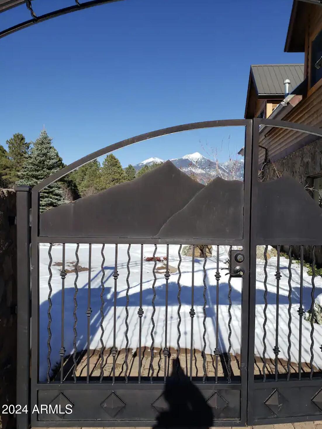 8950 W ANTOINETTE Way