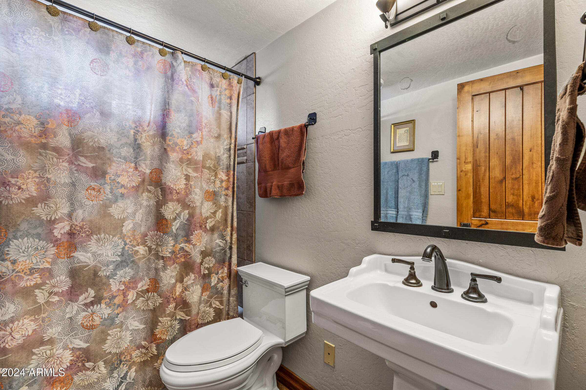 8950 W ANTOINETTE Way