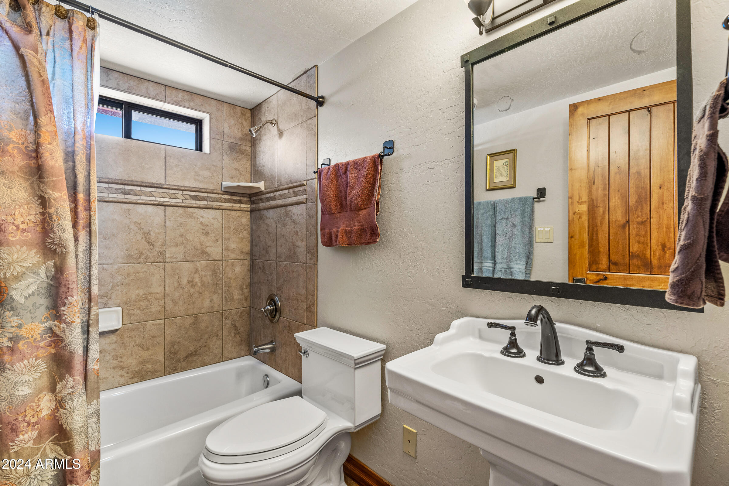 8950 W ANTOINETTE Way