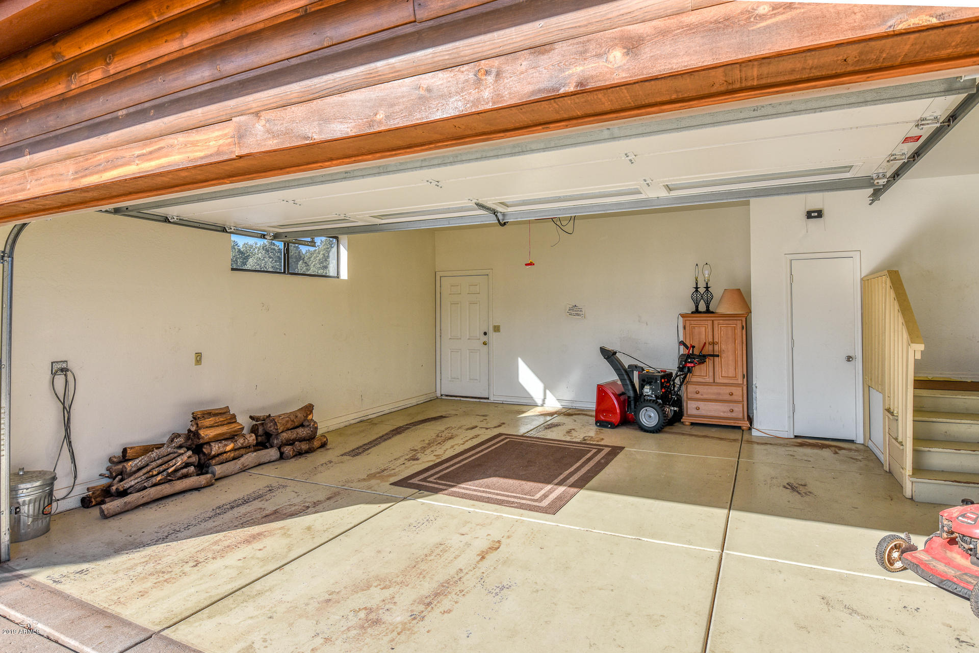 8950 W ANTOINETTE Way