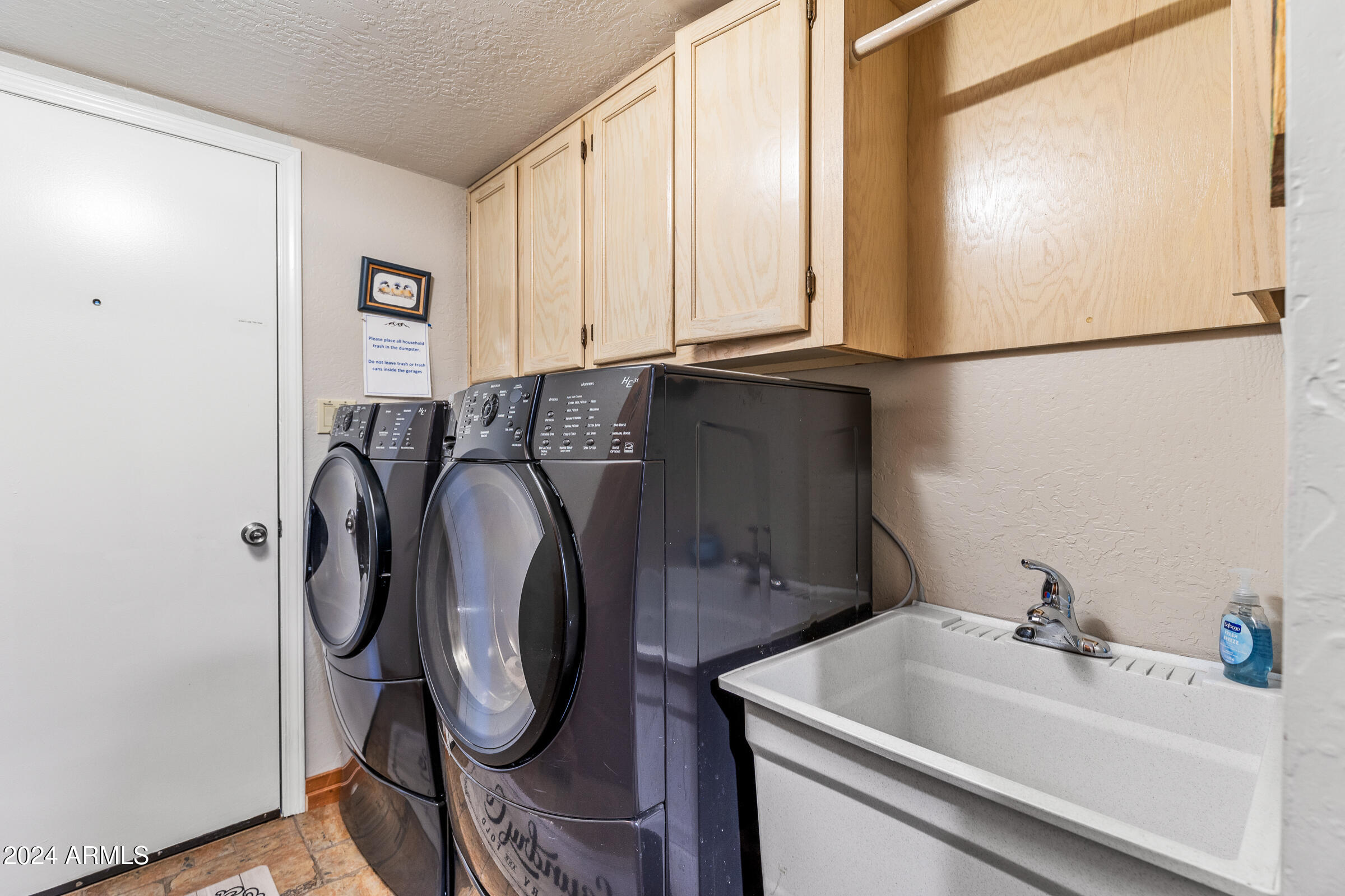 8950 W ANTOINETTE Way