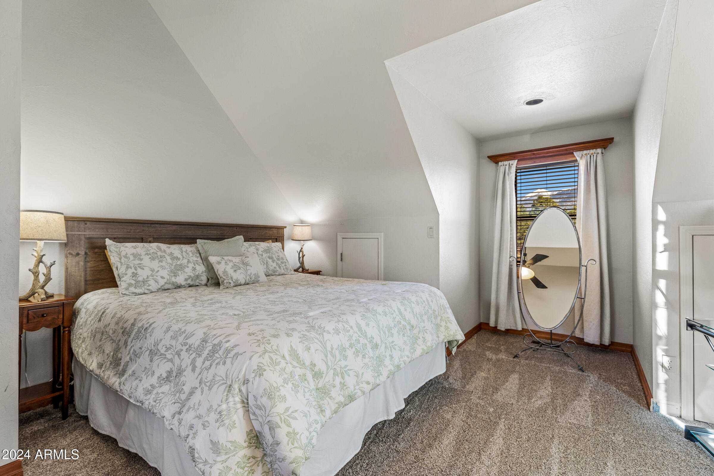 8950 W ANTOINETTE Way