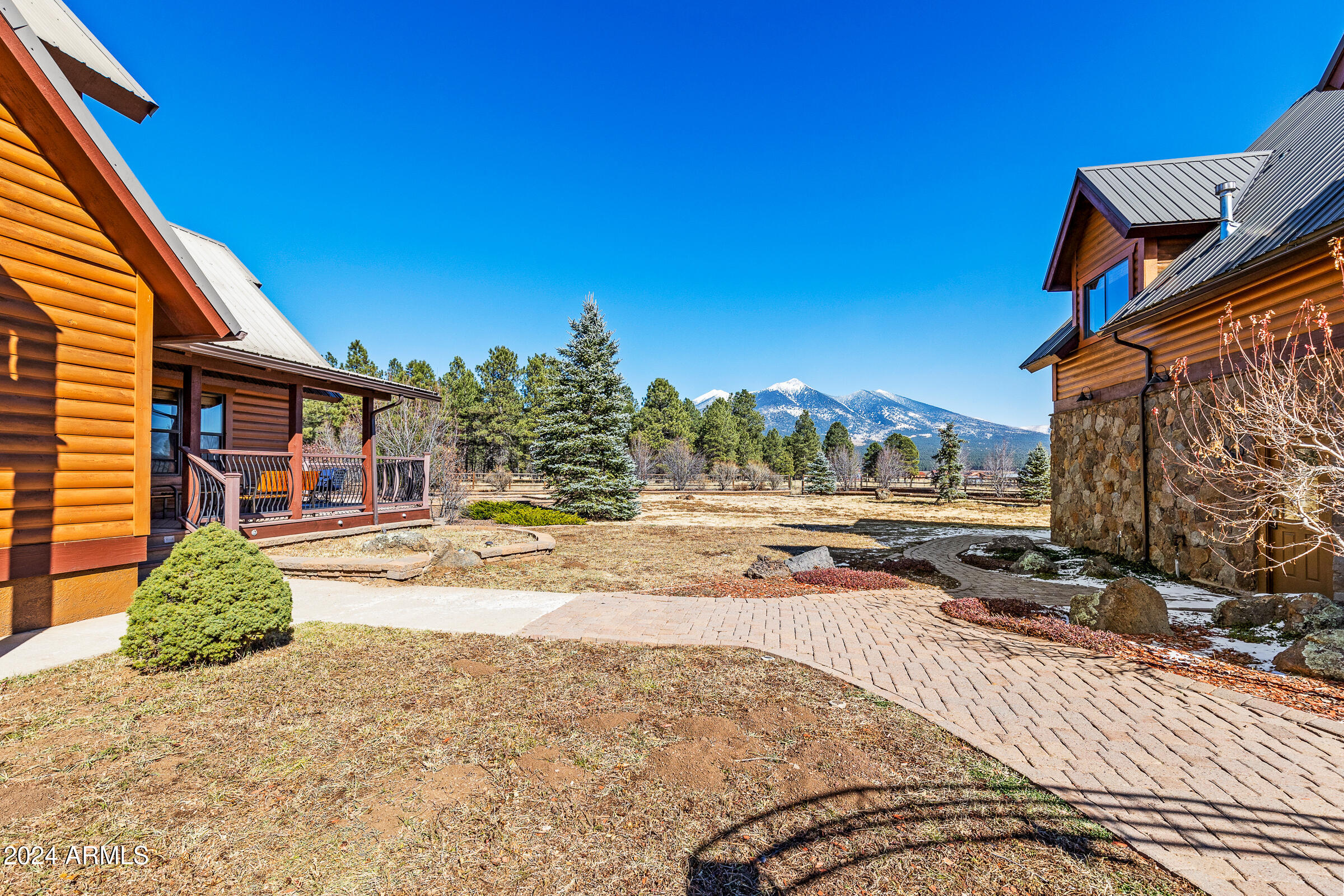 8950 W ANTOINETTE Way