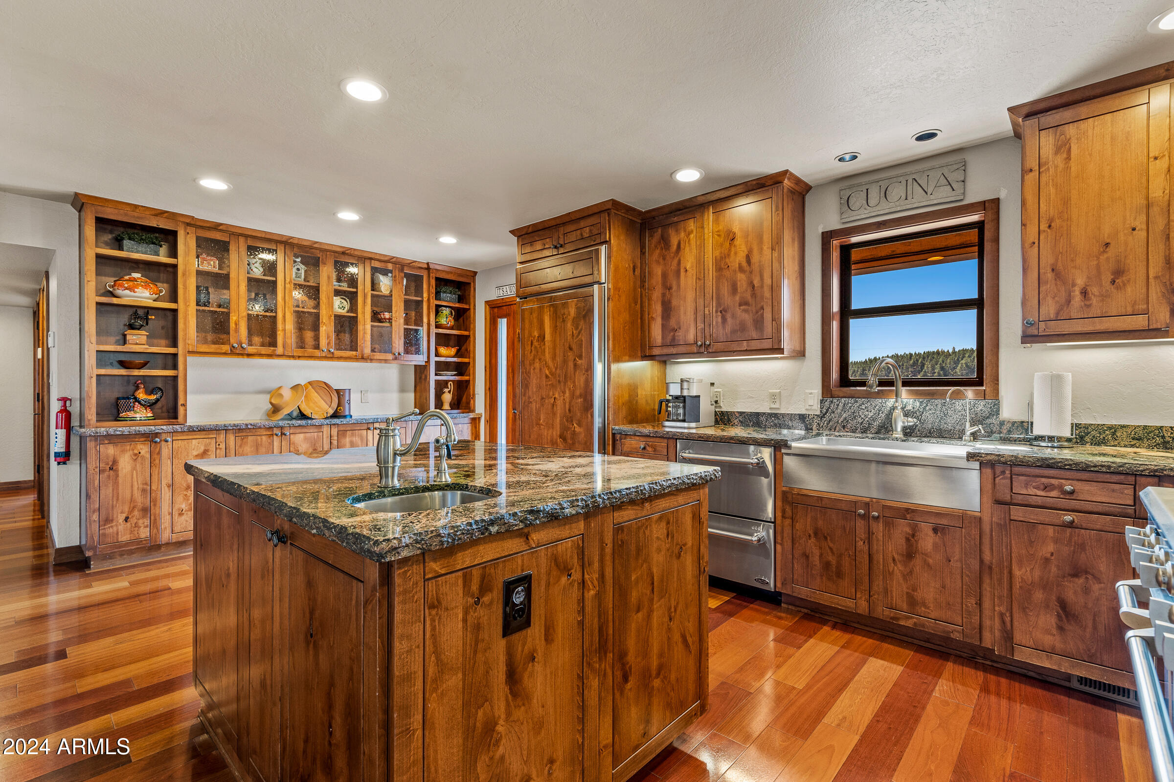 8950 W ANTOINETTE Way