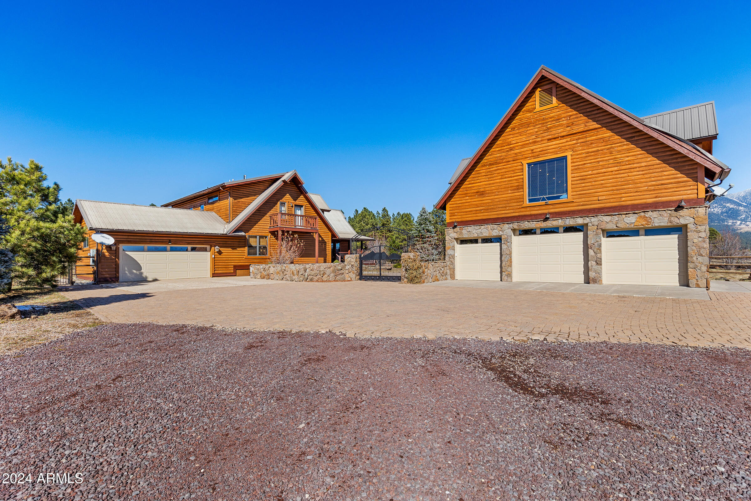 8950 W ANTOINETTE Way