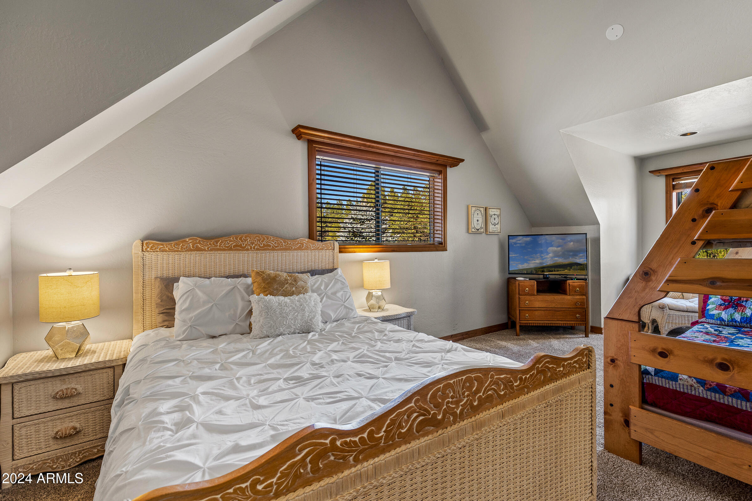 8950 W ANTOINETTE Way