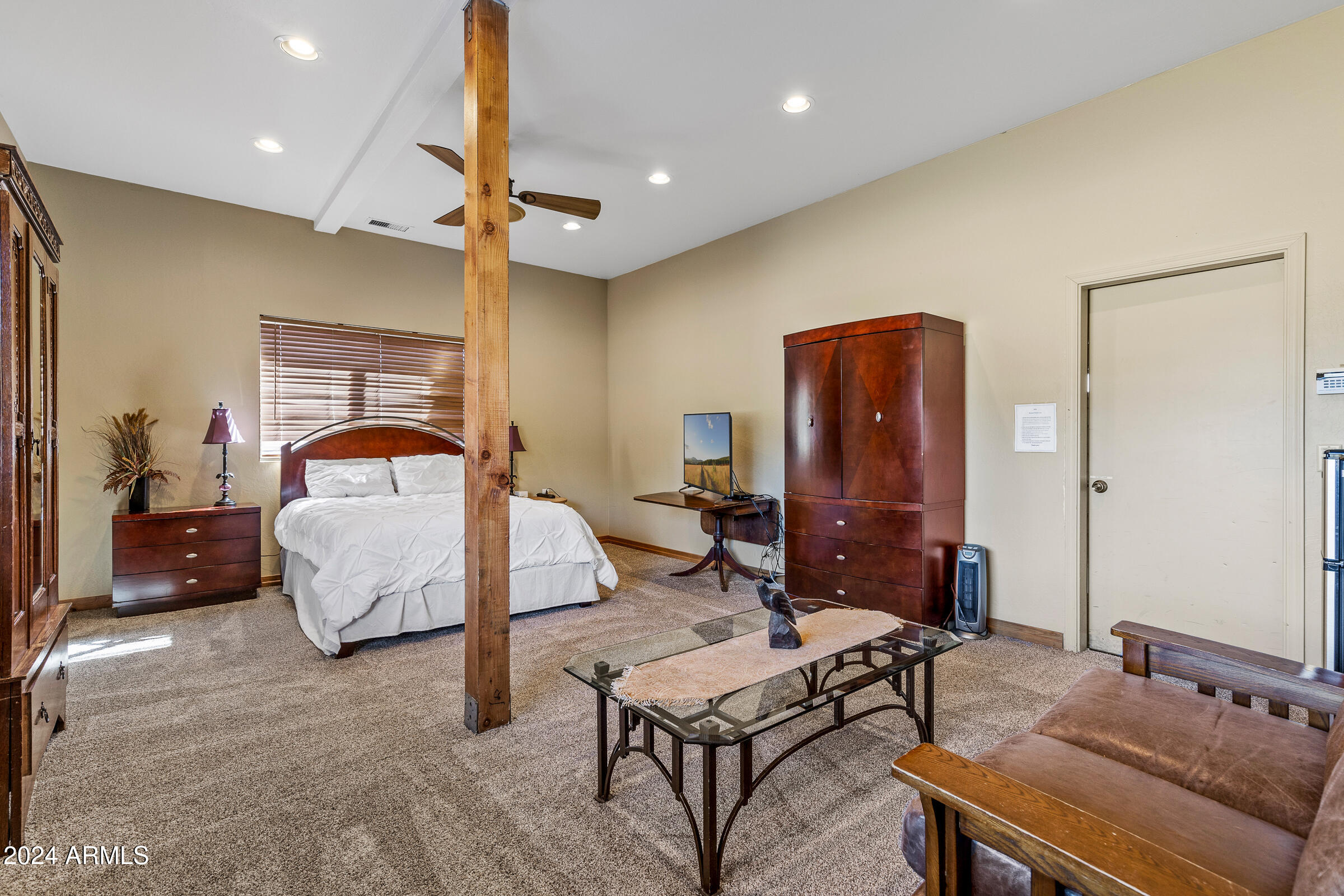 8950 W ANTOINETTE Way