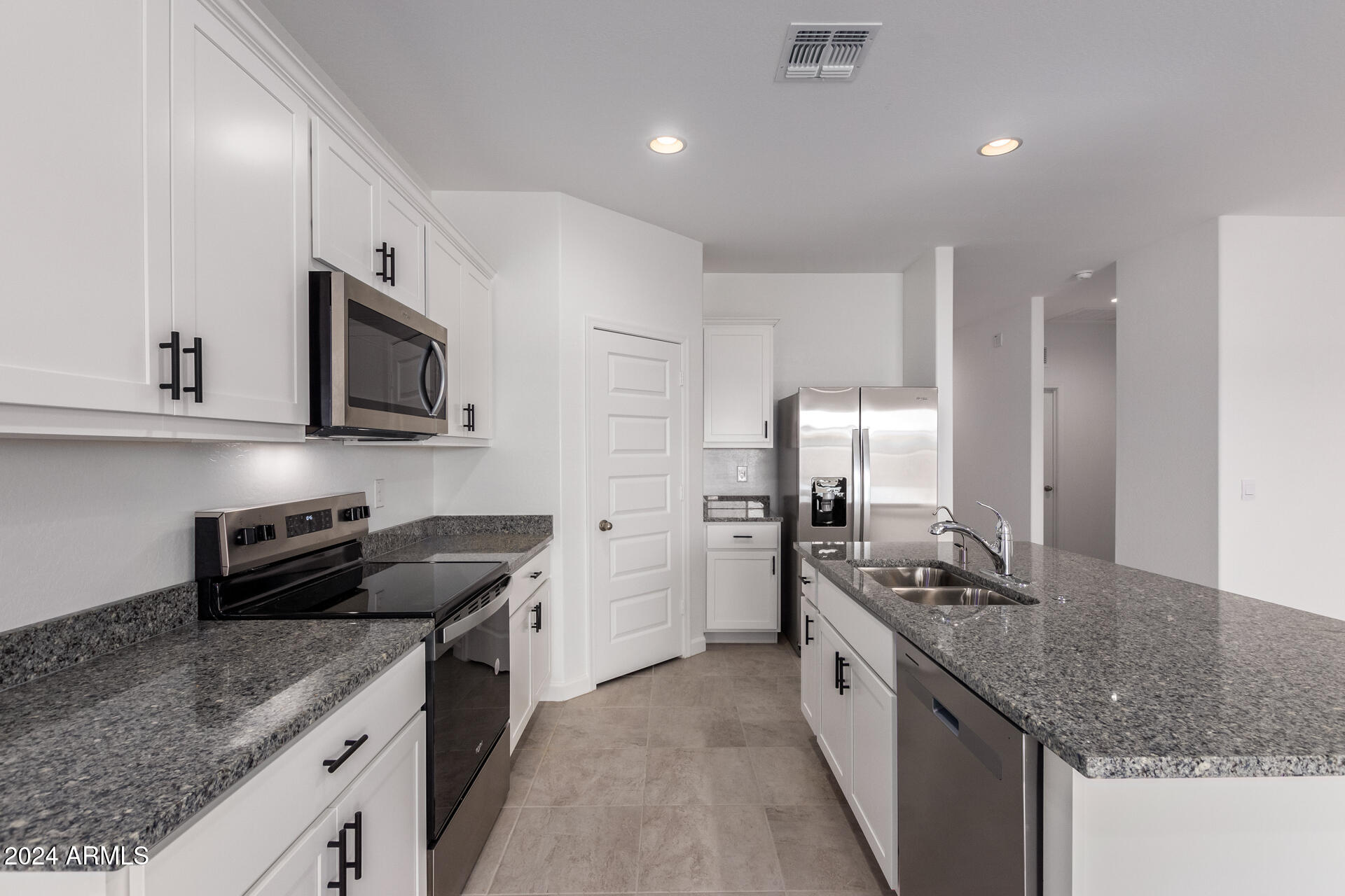 10014 S Saguaro Drive