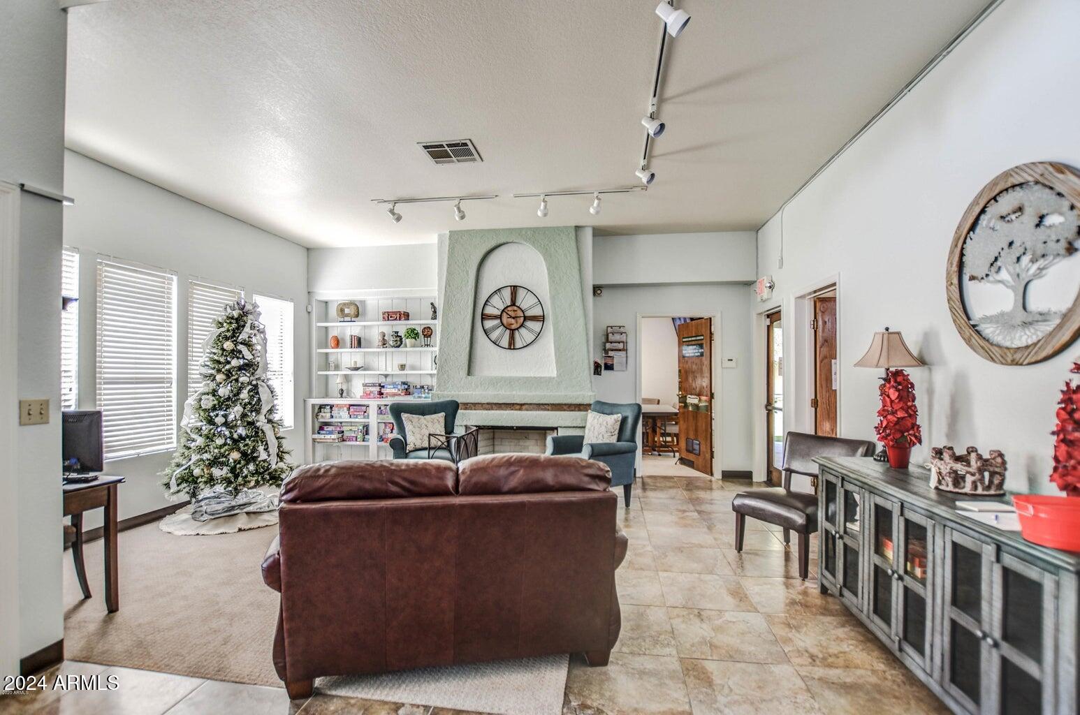 1021 S GREENFIELD Road # 1193
