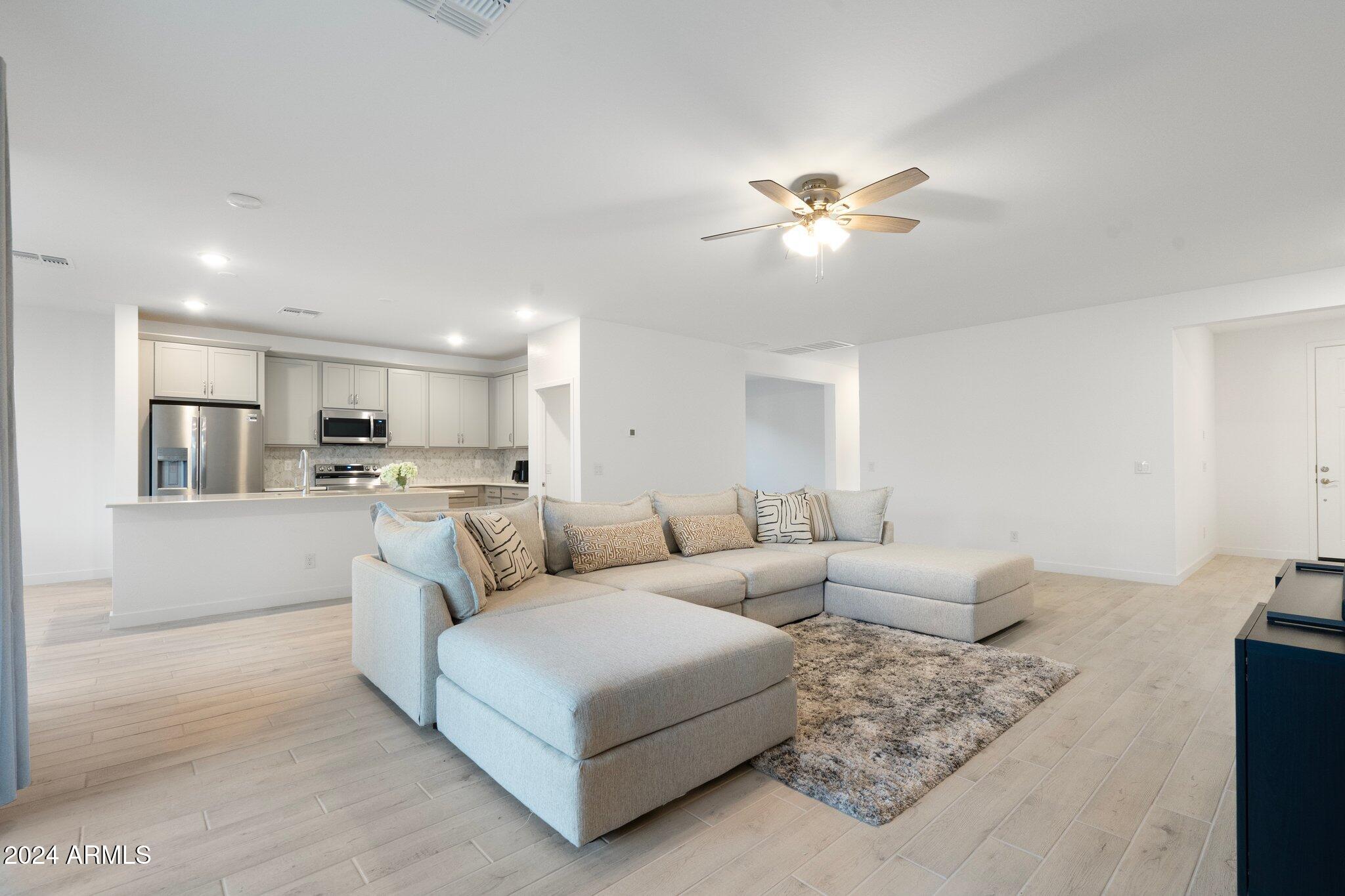 23376 W MIAMI Street