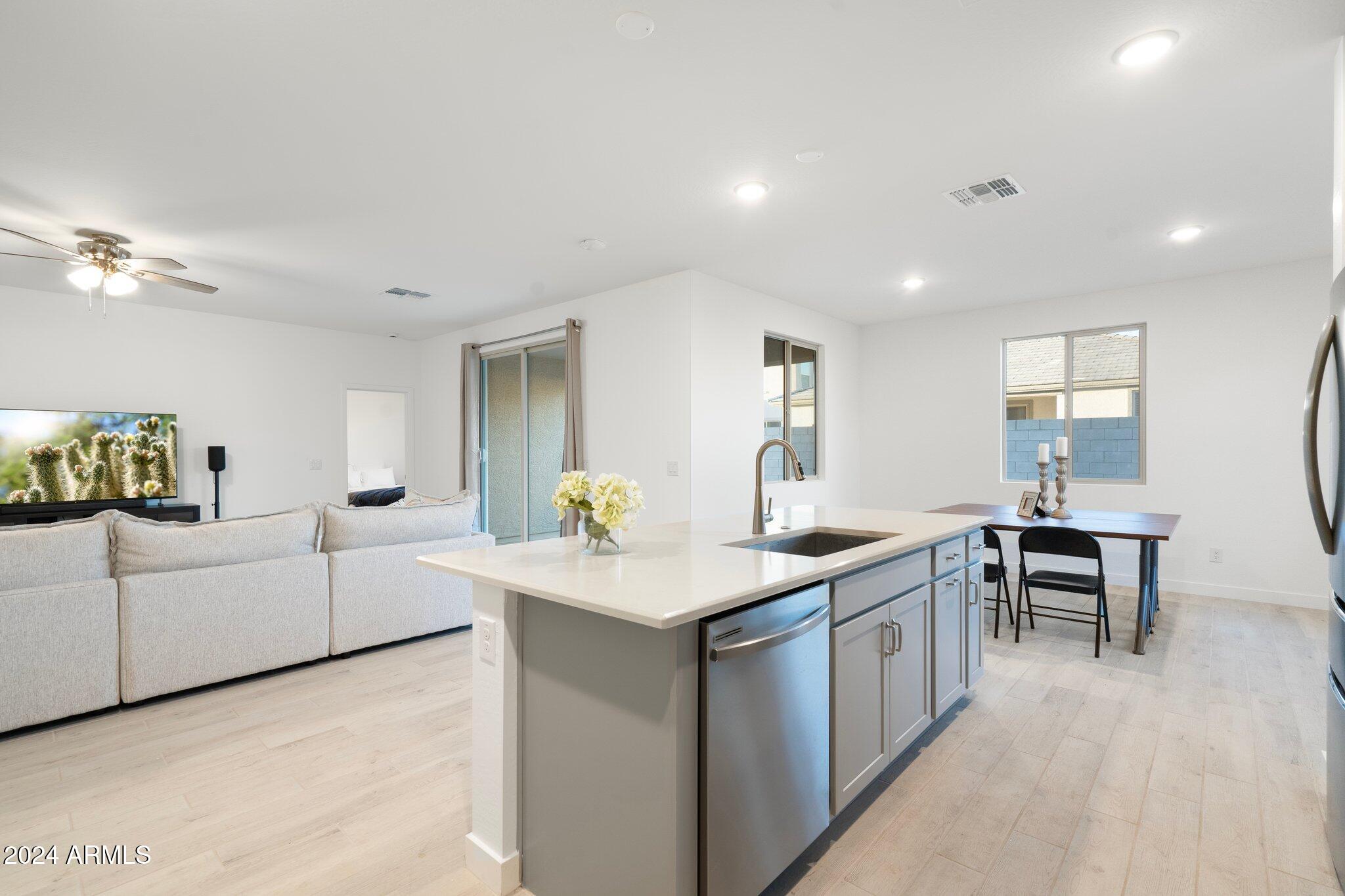 23376 W MIAMI Street