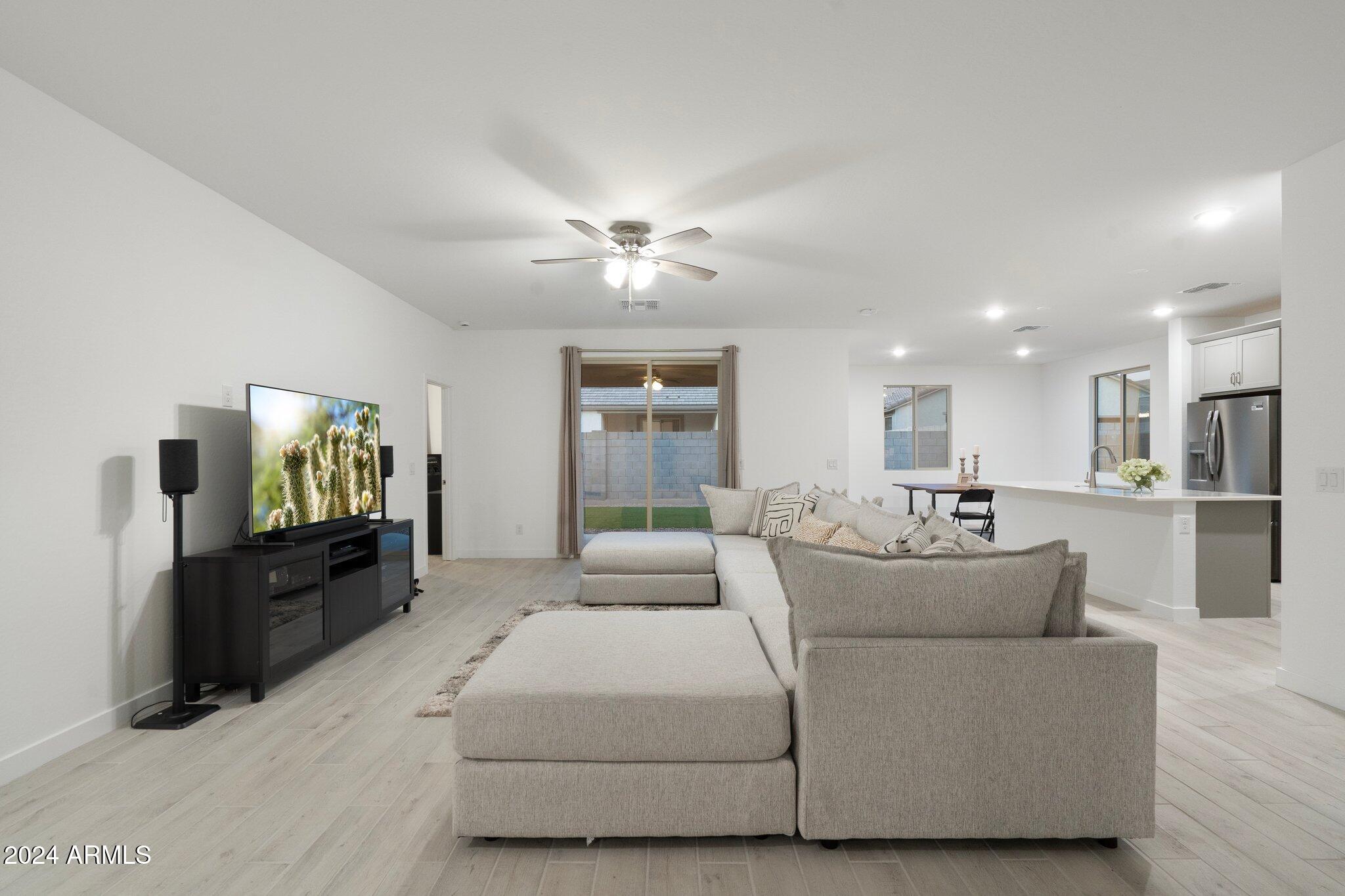 23376 W MIAMI Street