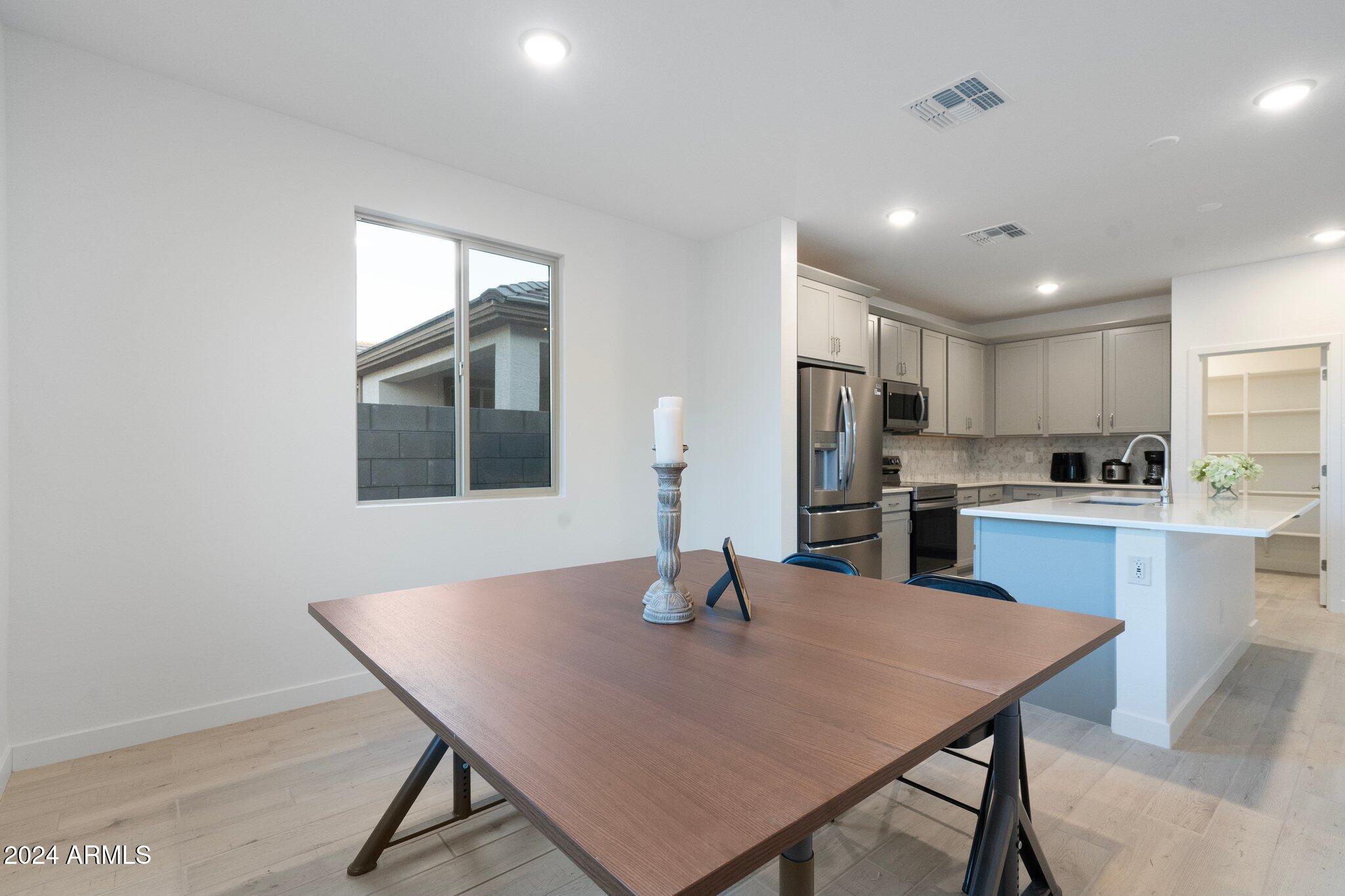 23376 W MIAMI Street