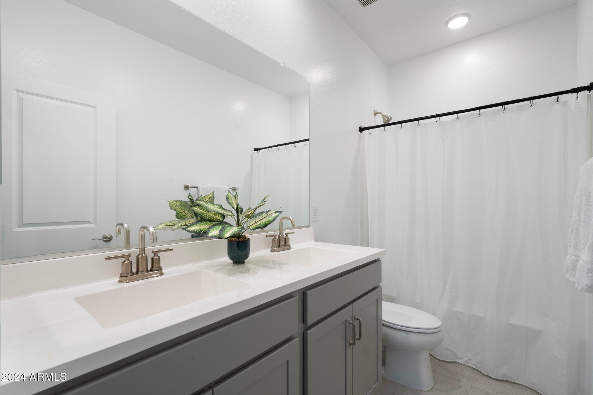 23376 W MIAMI Street