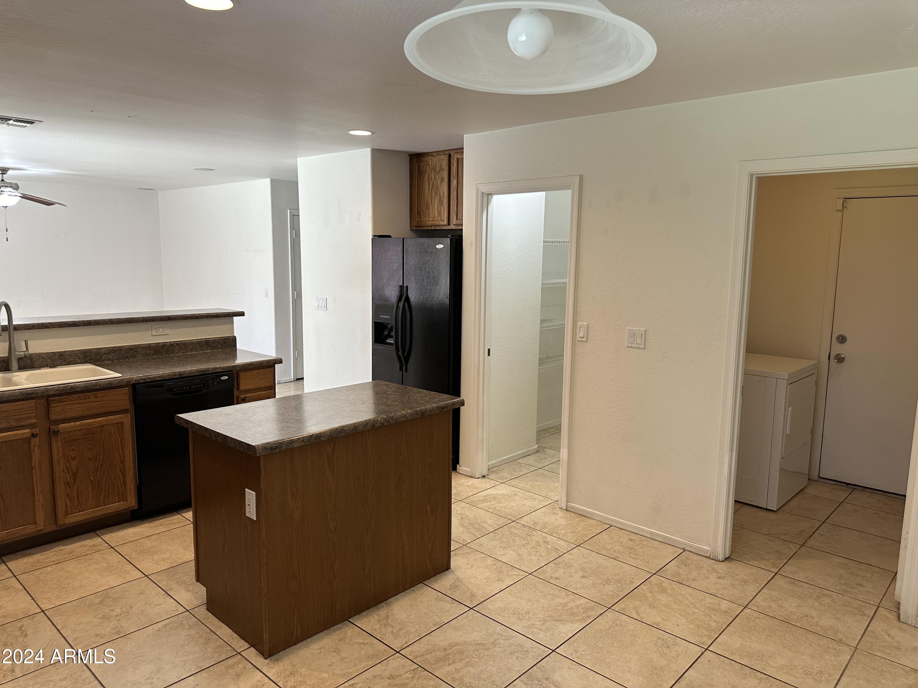 10937 W MINNEZONA Avenue