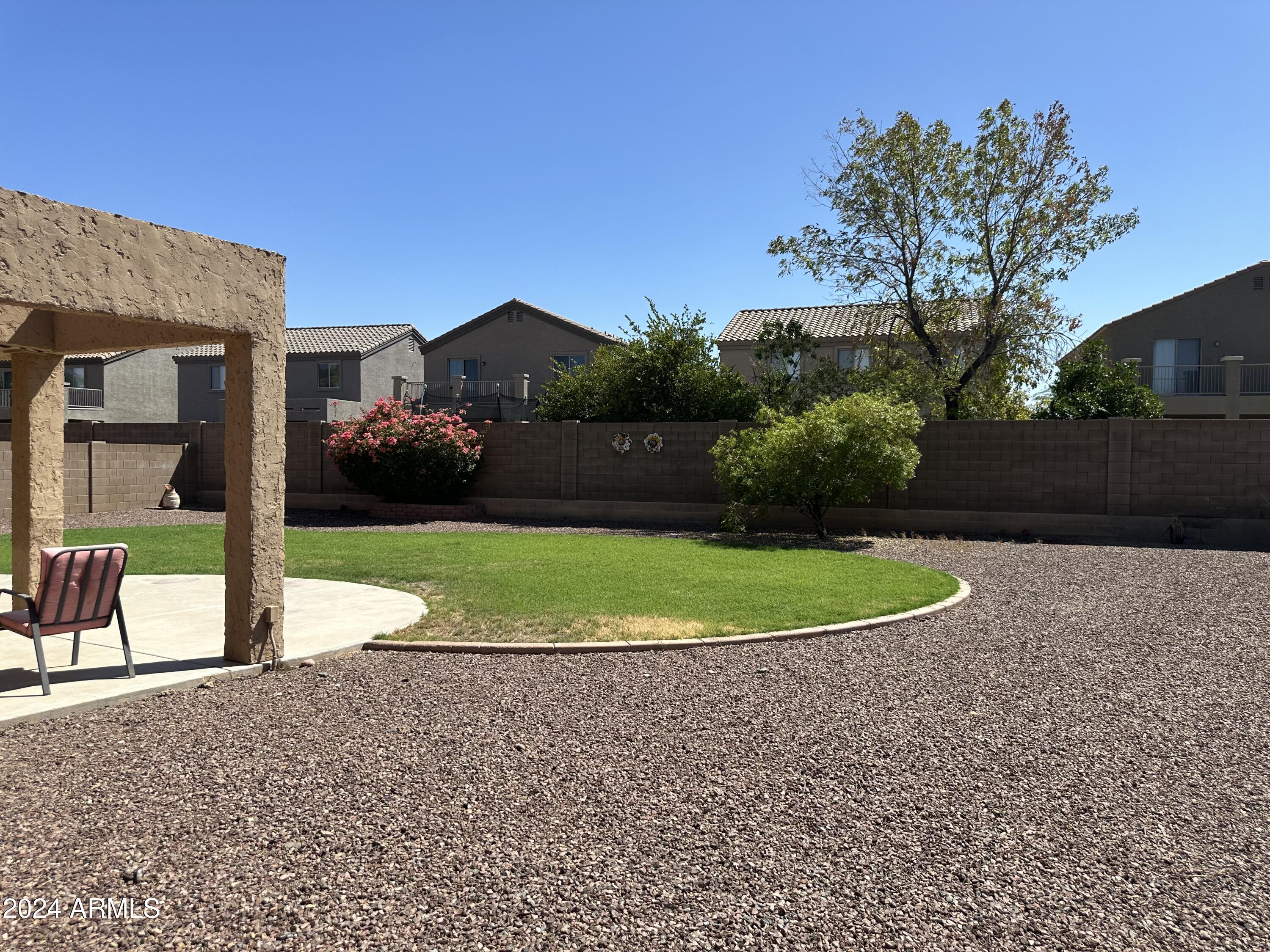 10937 W MINNEZONA Avenue