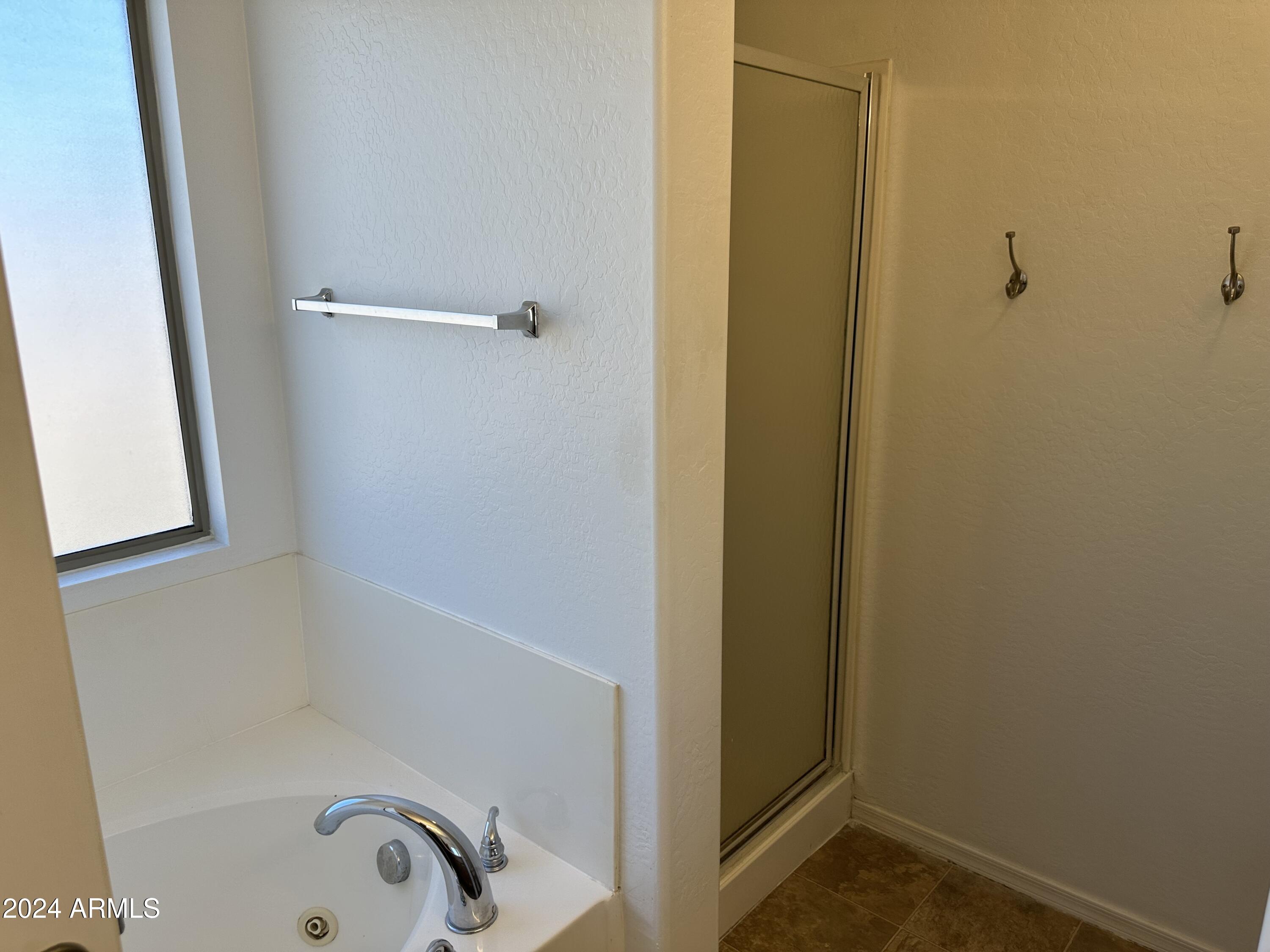 10937 W MINNEZONA Avenue