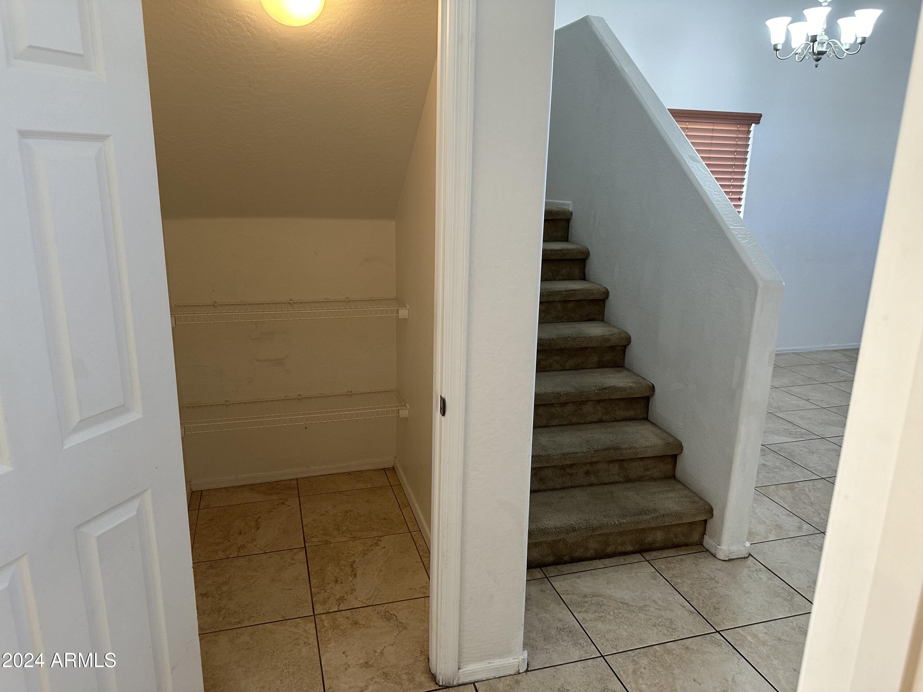 10937 W MINNEZONA Avenue