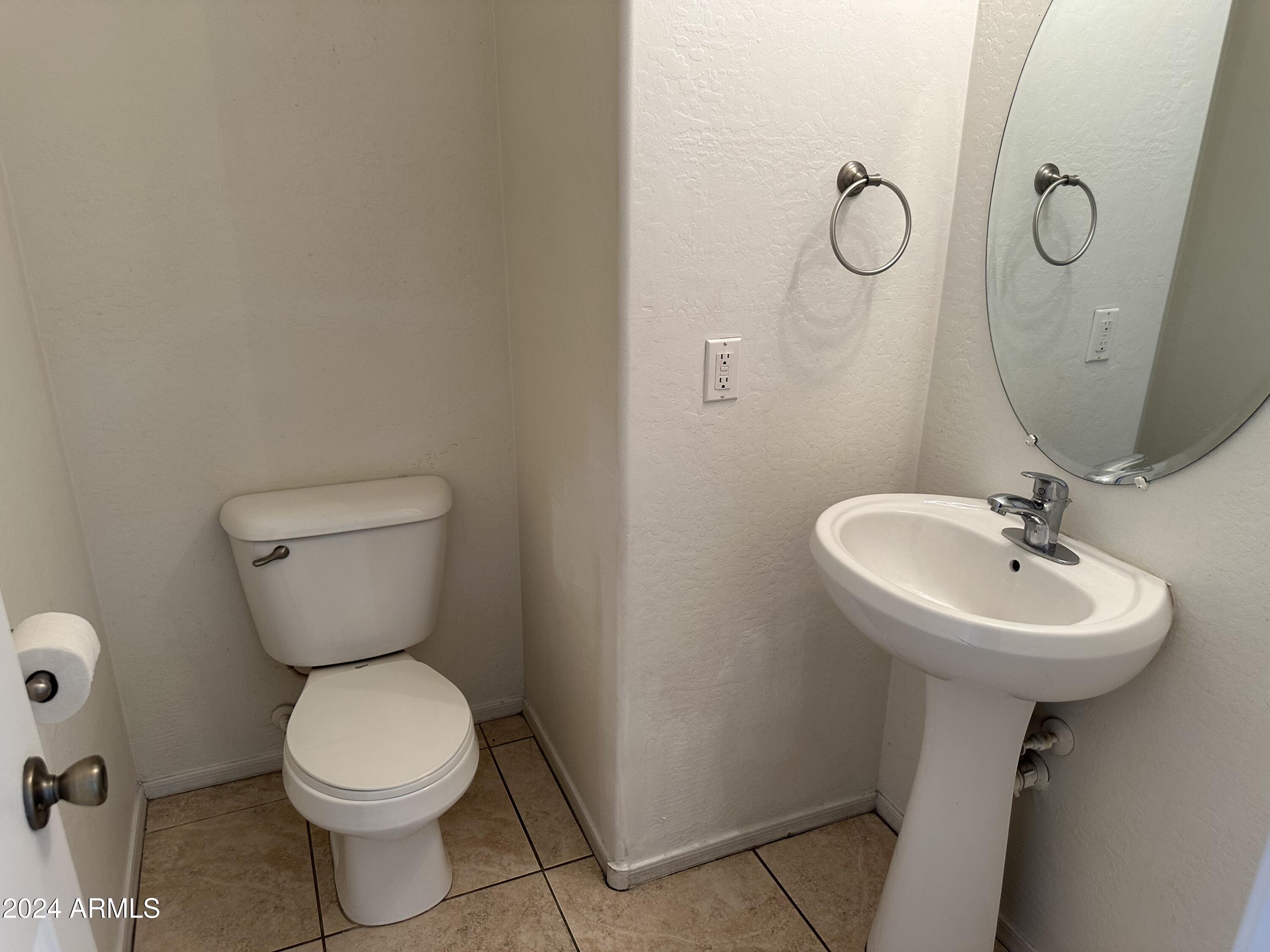 10937 W MINNEZONA Avenue