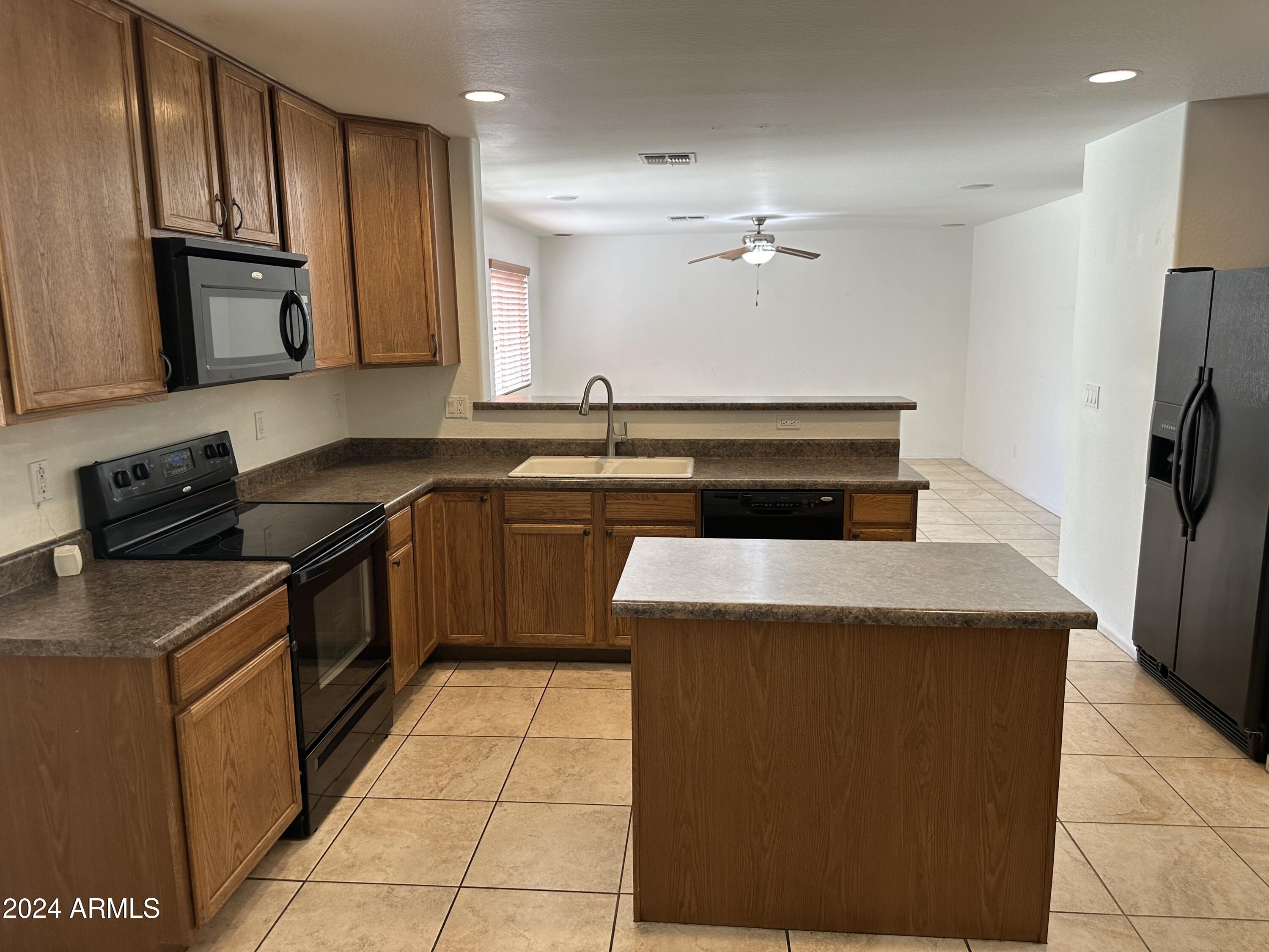 10937 W MINNEZONA Avenue