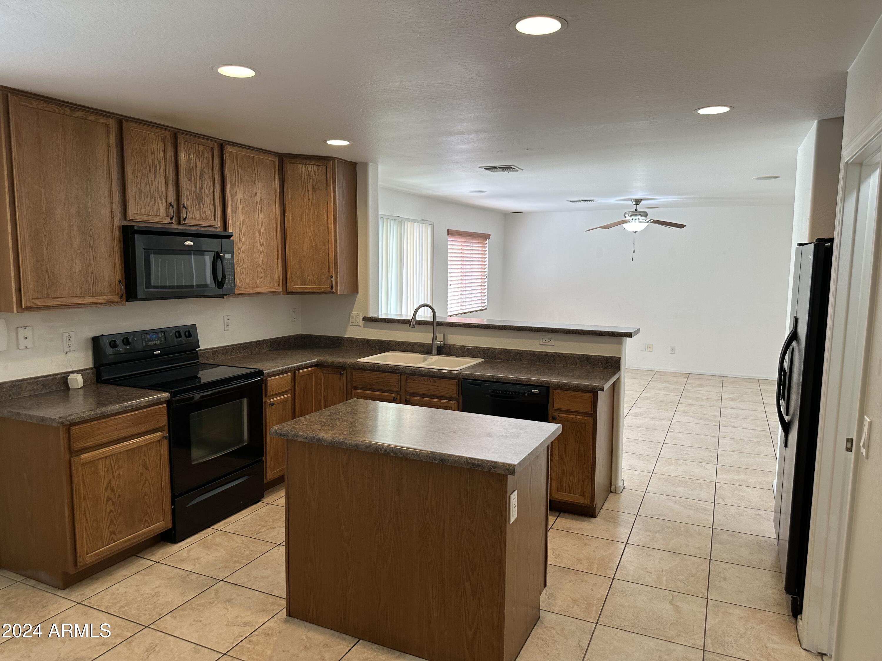 10937 W MINNEZONA Avenue