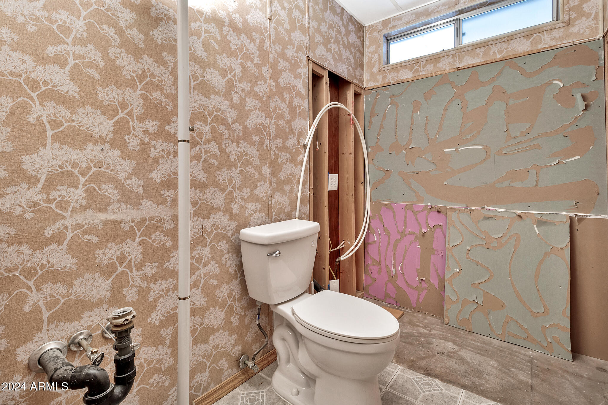 3800 N INDIANA Avenue