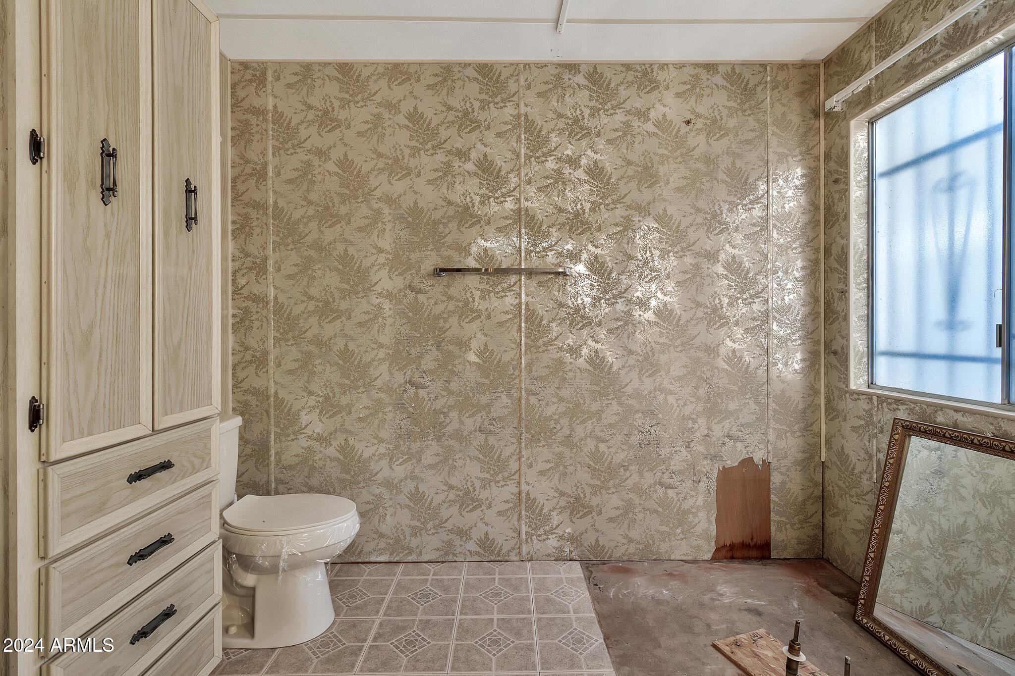 3800 N INDIANA Avenue