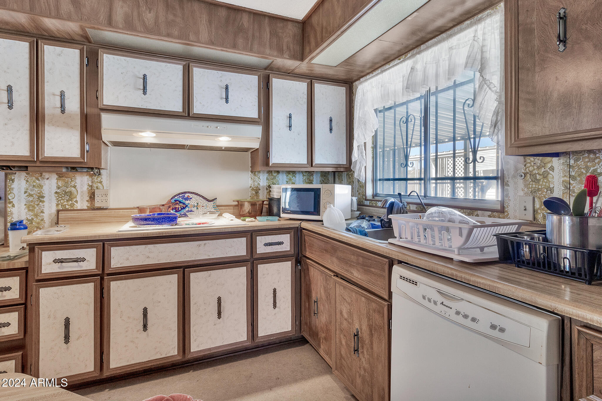 3800 N INDIANA Avenue