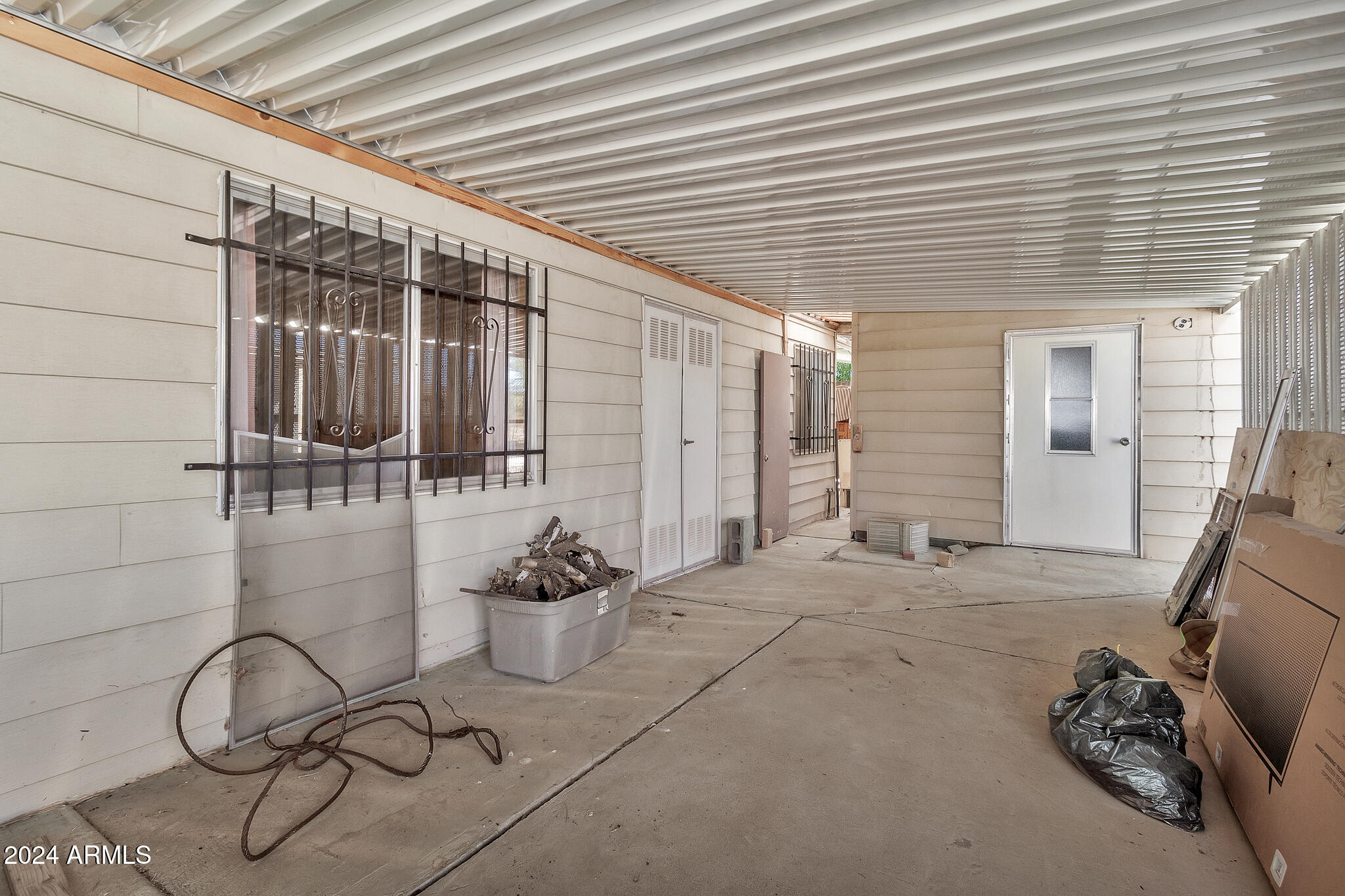 3800 N INDIANA Avenue