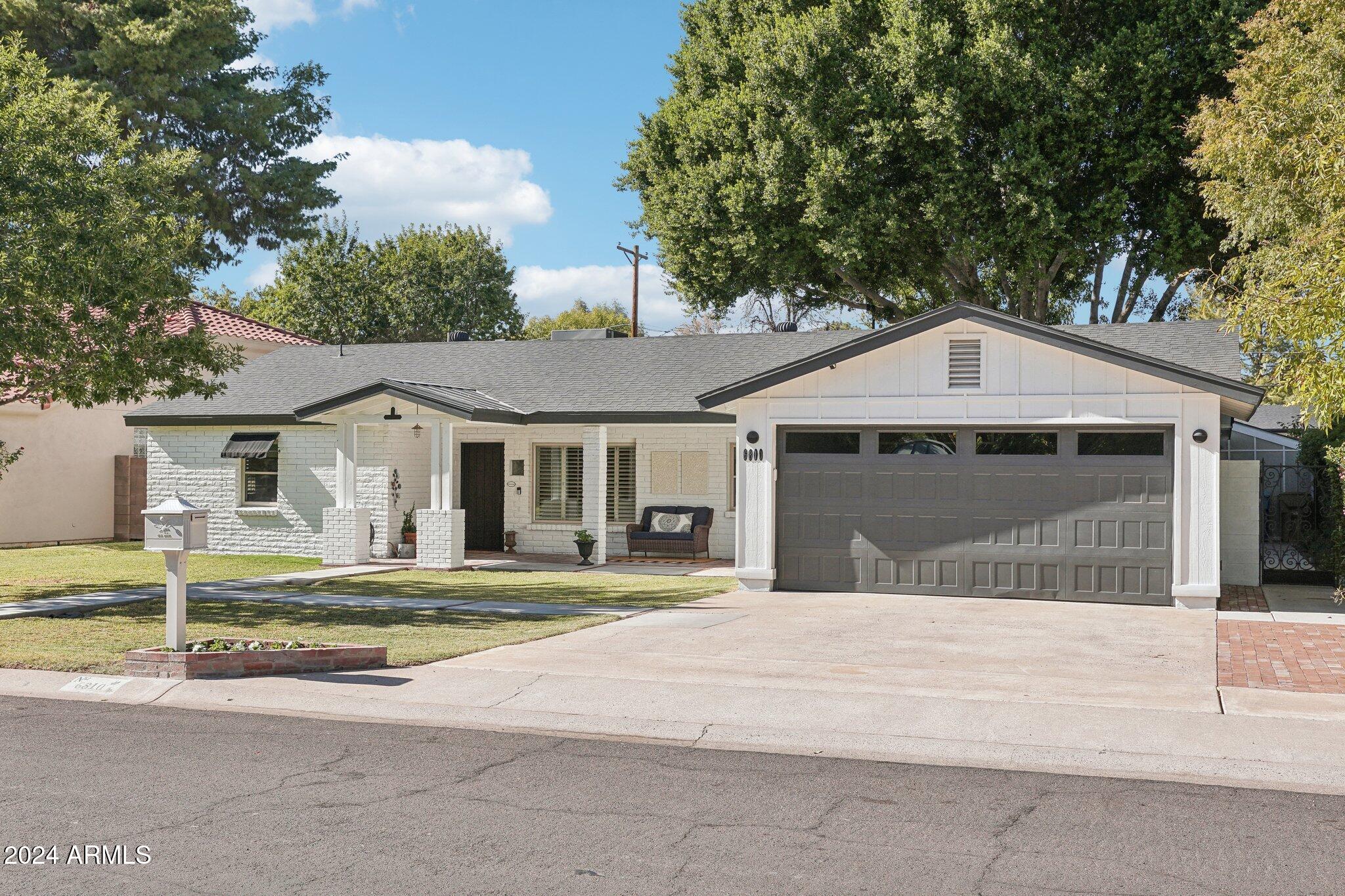 6810 N 11TH Avenue