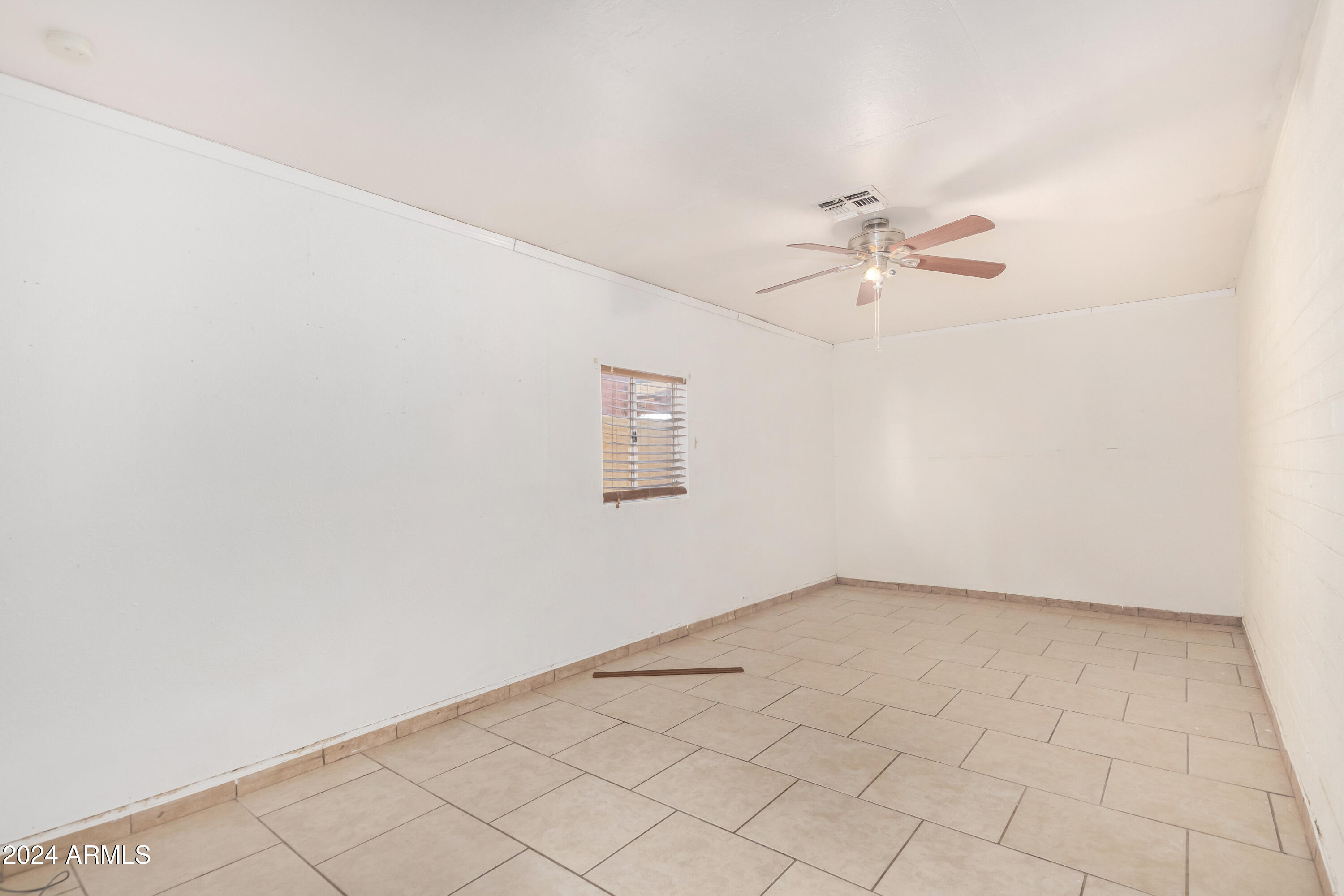 7340 W GLENROSA Avenue