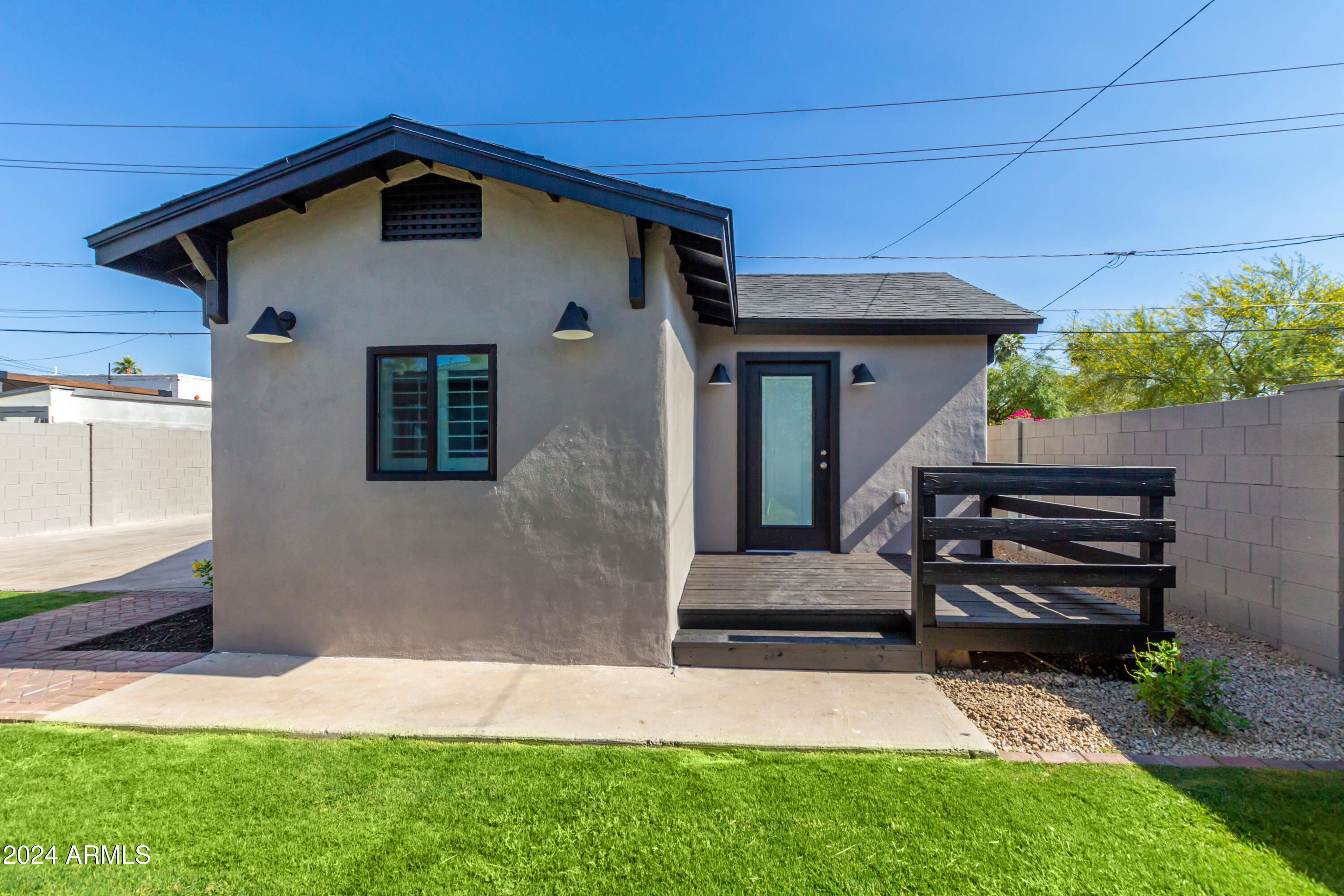 917 E MCKINLEY Street